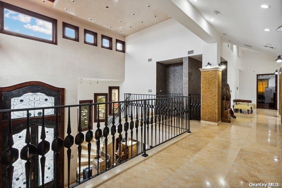 959 S End Road, Woodmere, NY 11598