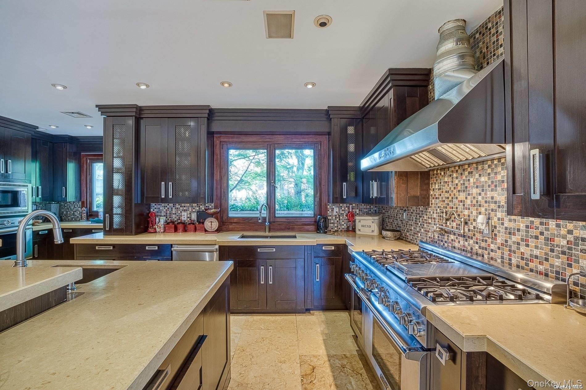 959 S End Road, Woodmere, NY 11598