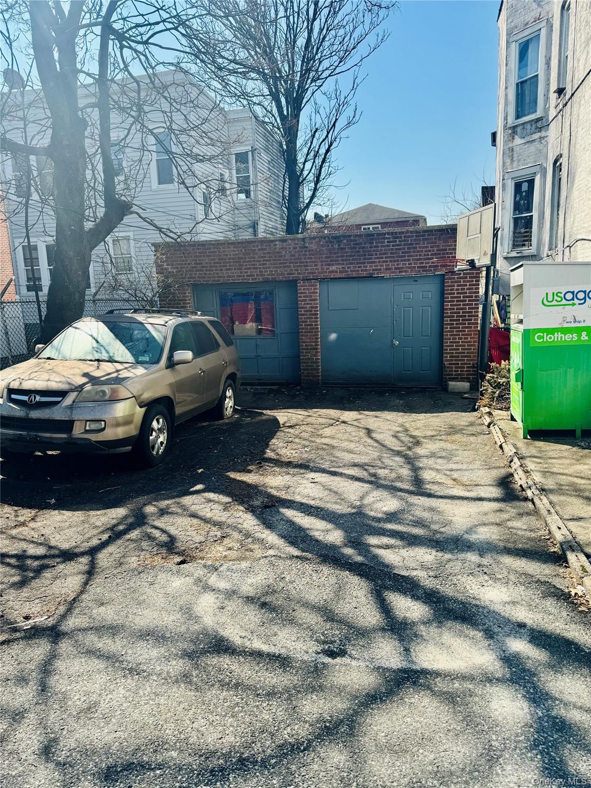 928 E 215th Street, Bronx, NY 10469