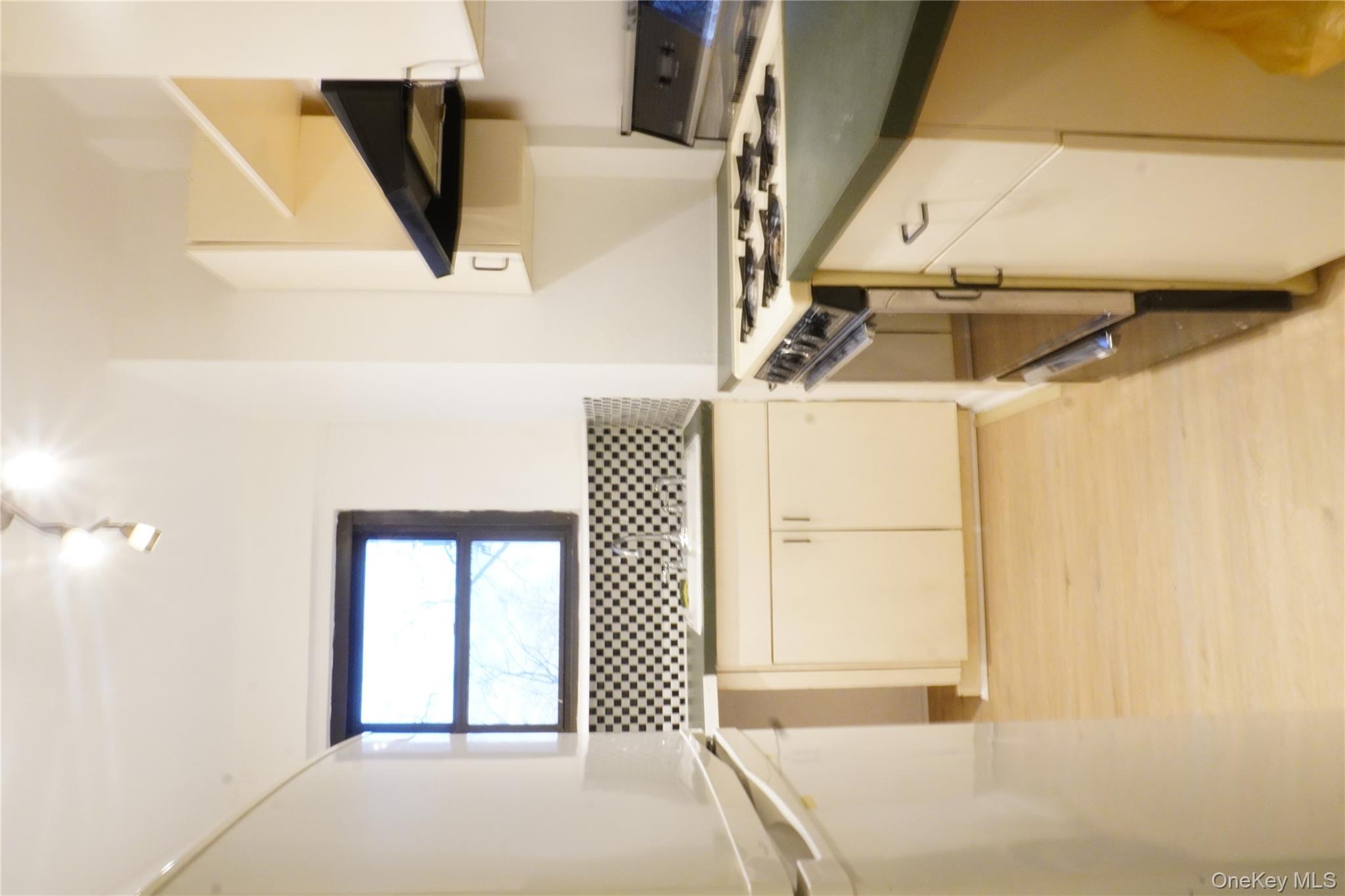 161 Pearsall Drive Pearsall Drive # 3H, Mount Vernon, NY 10552