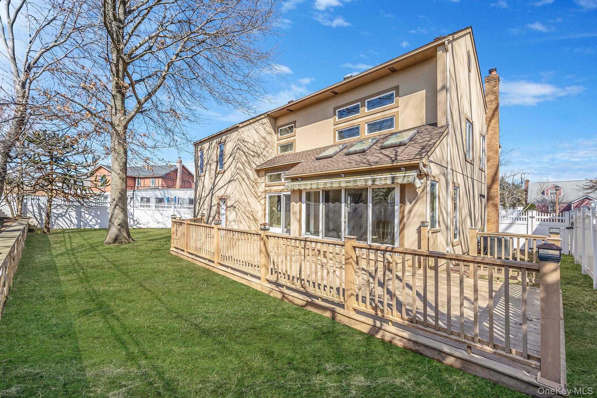 1027 Windermere Road, Franklin Square, NY 11010