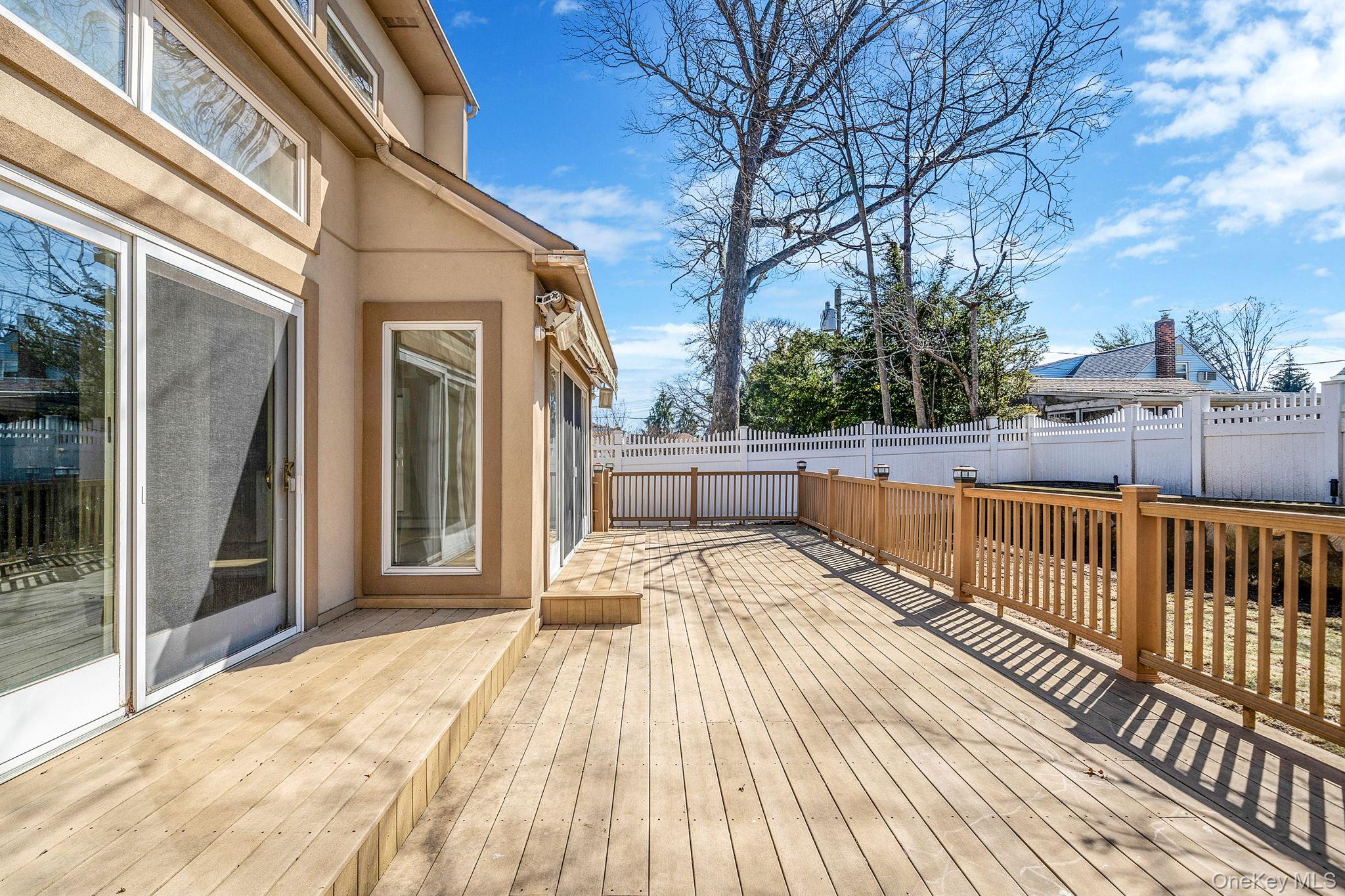 1027 Windermere Road, Franklin Square, NY 11010