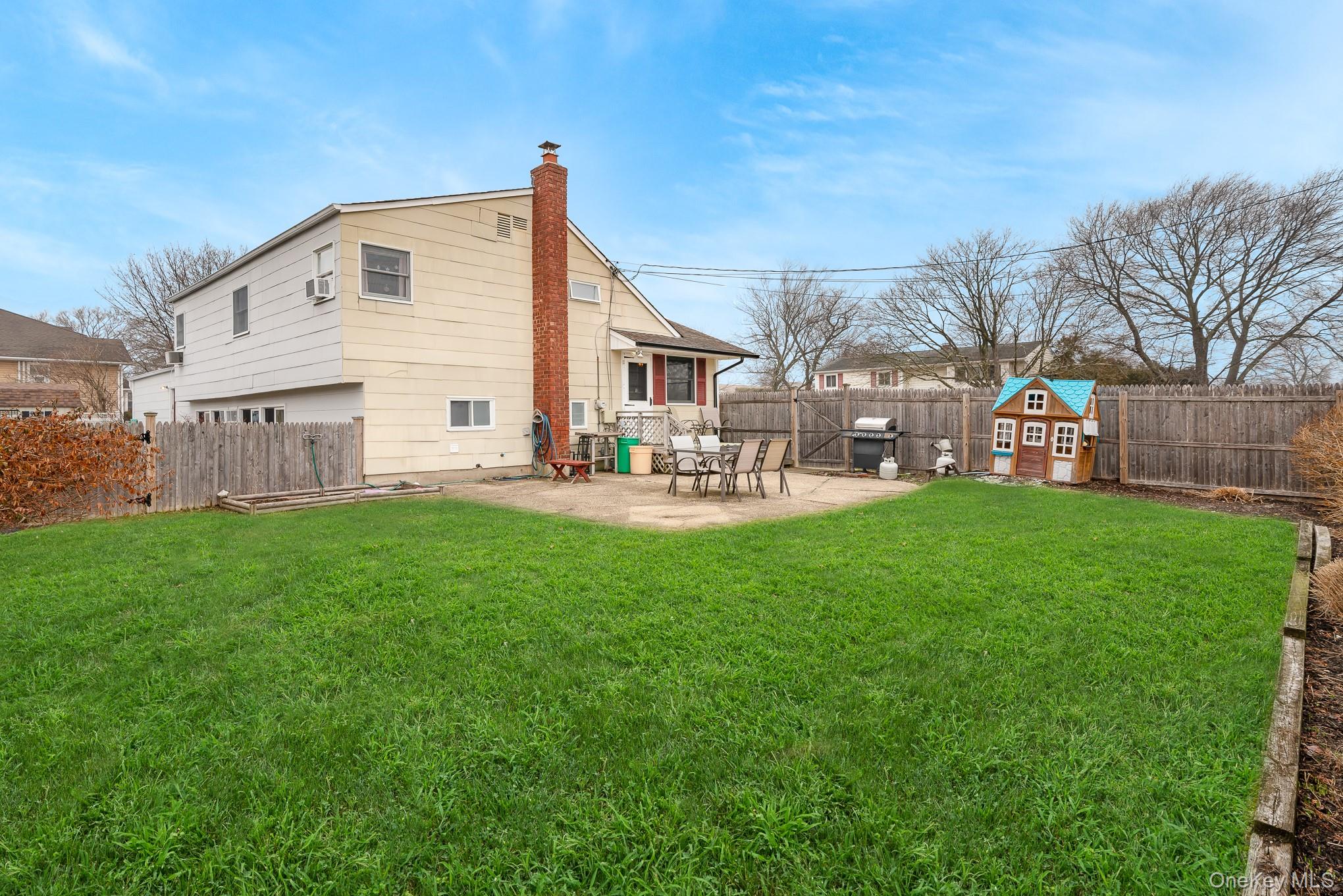 48 Butler Street, West Islip, NY 11795