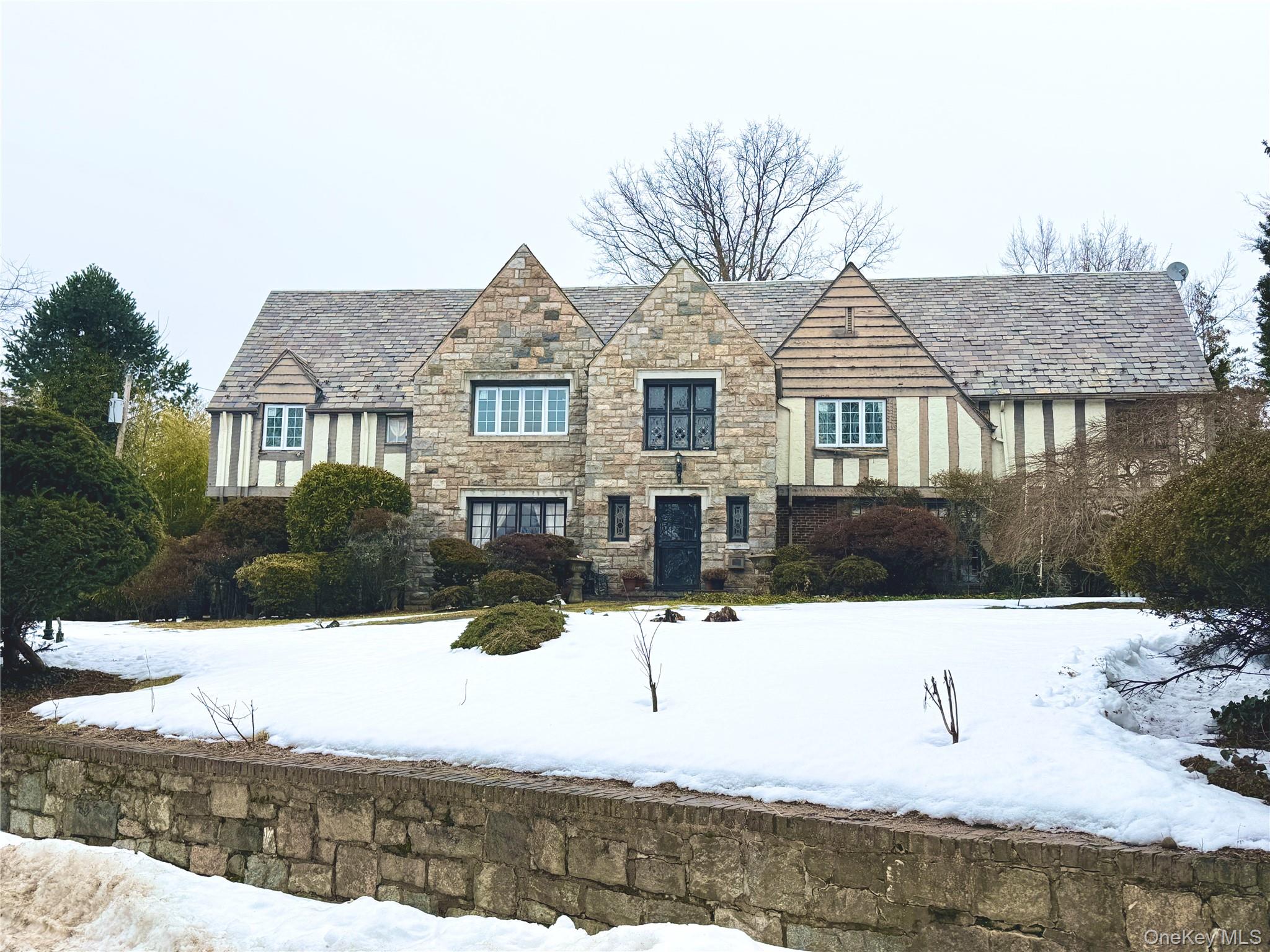 3 Merrivale Terrace, Great Neck, NY 11020