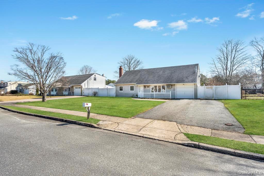 114 Norman Drive, Bohemia, NY 11716