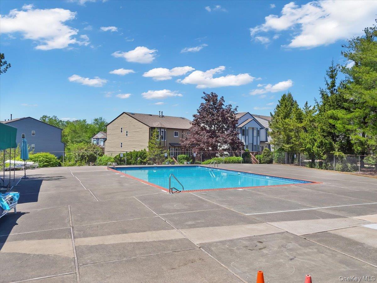 18 Kensington Court, Nanuet, NY 10954