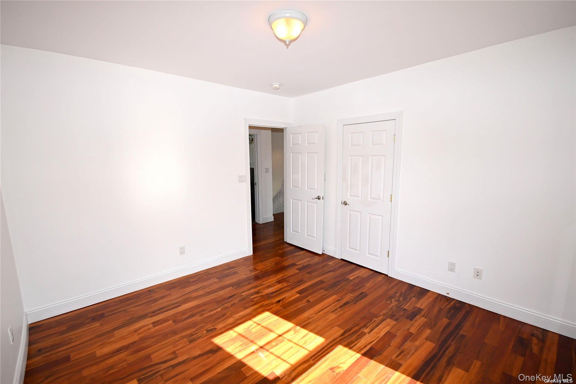 21 Arrandale Avenue, Great Neck, NY 11024