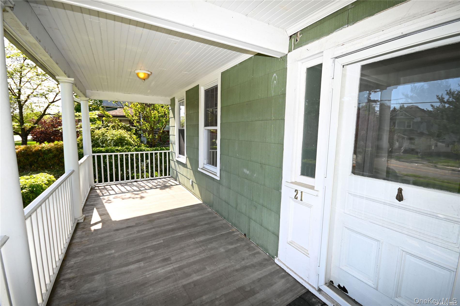 21 Arrandale Avenue, Great Neck, NY 11024