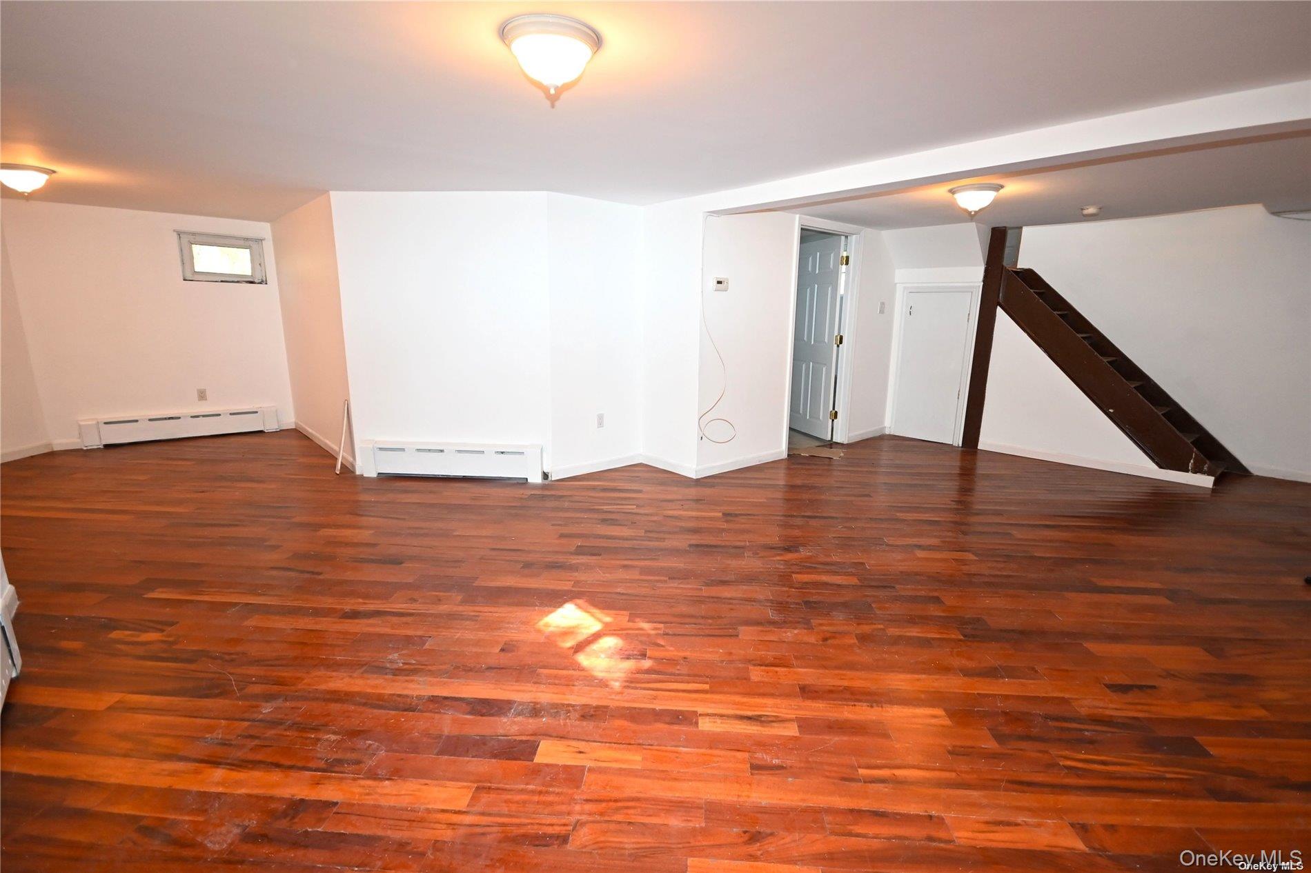 21 Arrandale Avenue, Great Neck, NY 11024