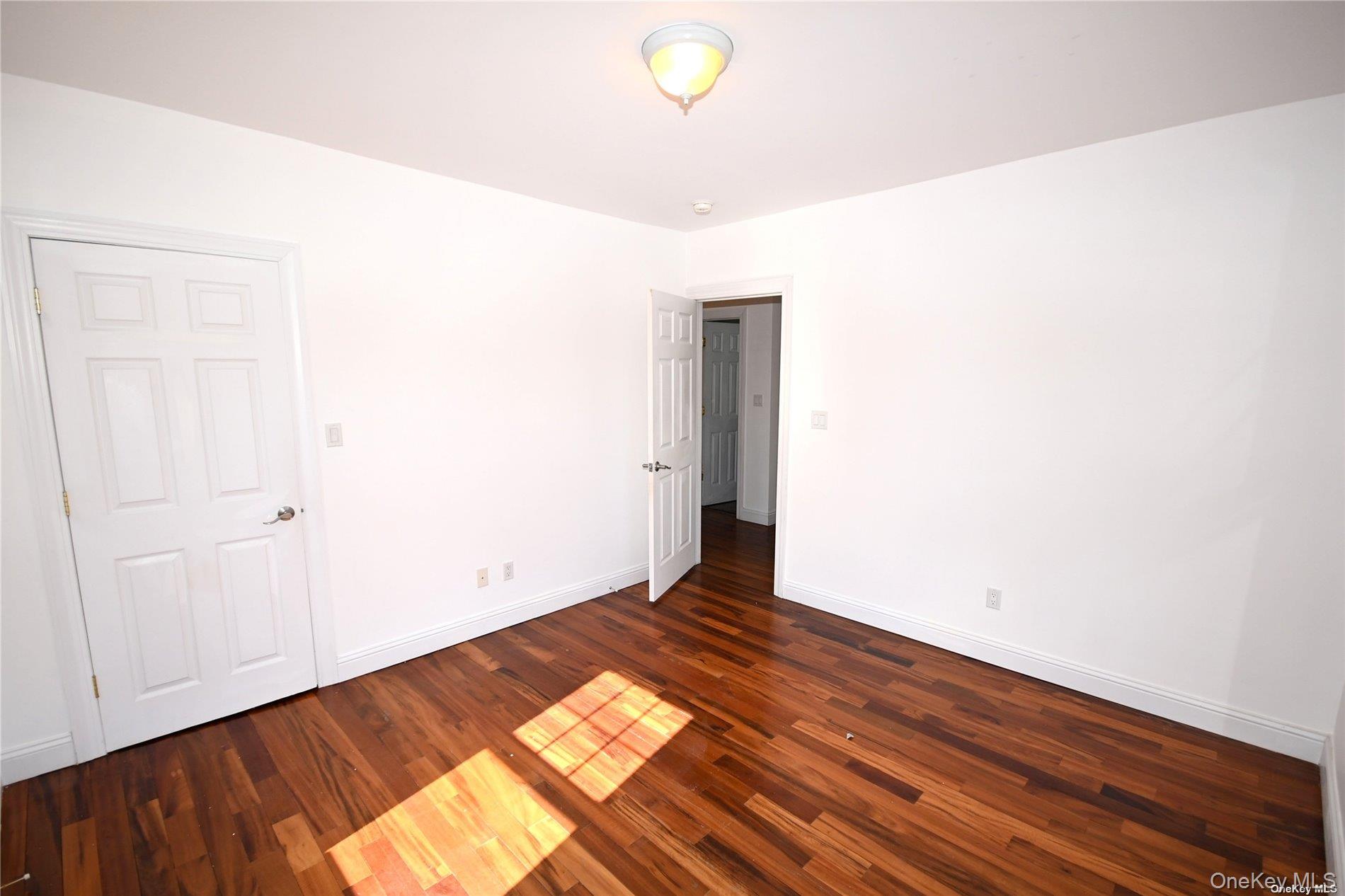 21 Arrandale Avenue, Great Neck, NY 11024