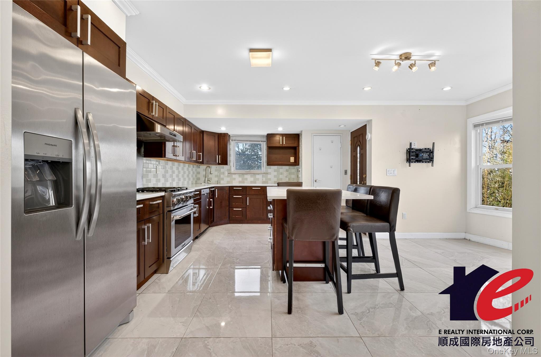 55 Executive Drive, Manhasset Hills, NY 11040