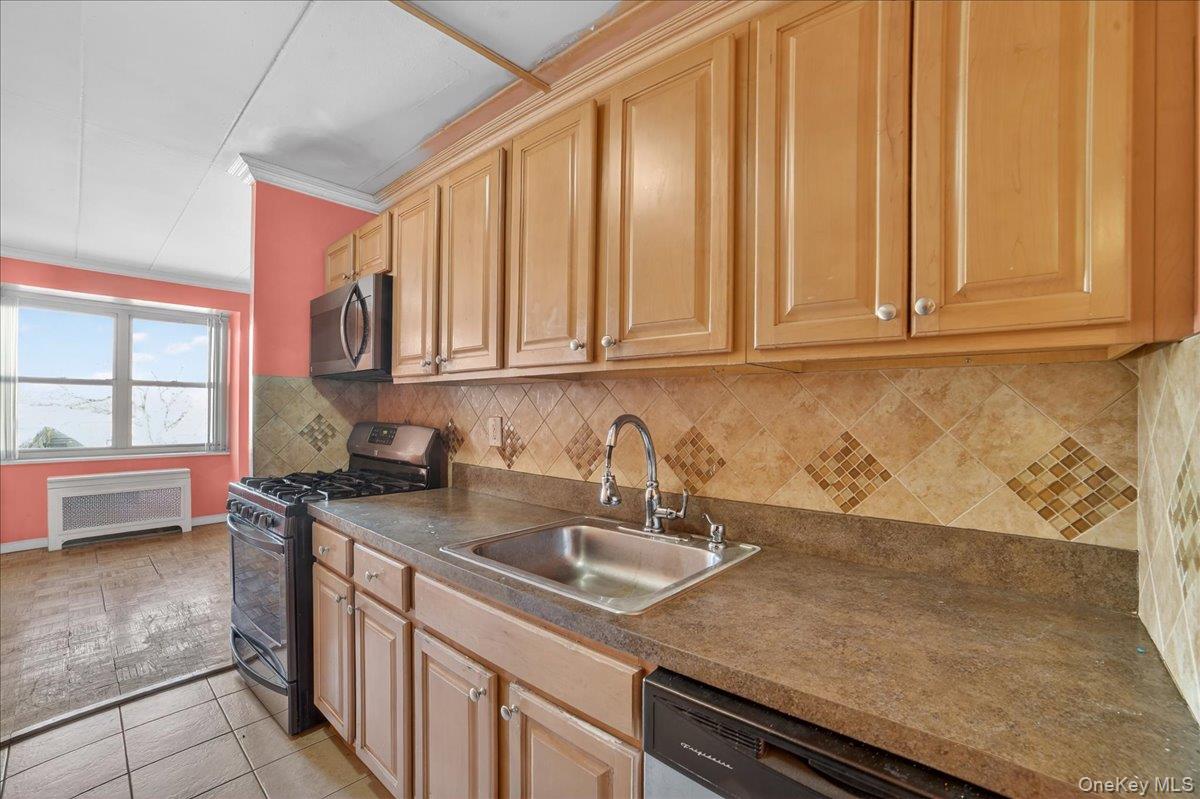 11 Park Avenue # 3D, Mount Vernon, NY 10550