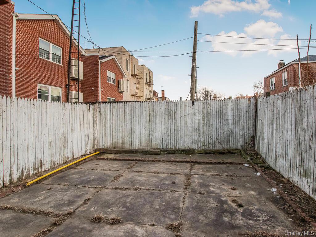 986 Neill Avenue, Bronx, NY 10462