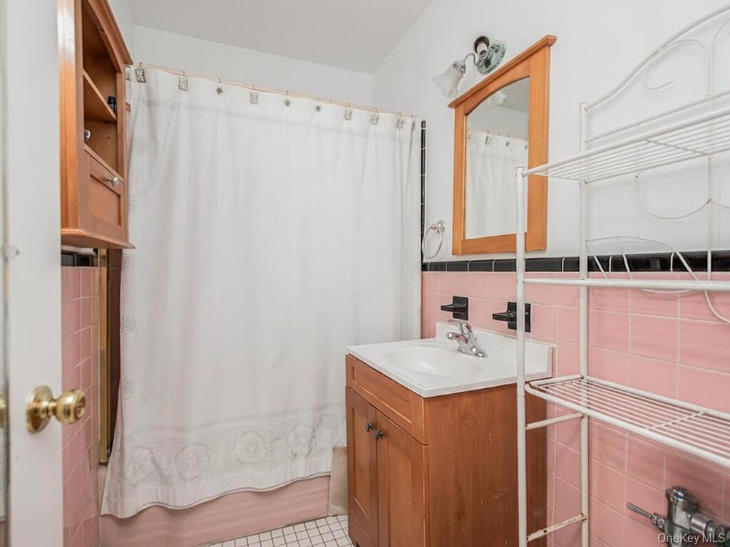 986 Neill Avenue, Bronx, NY 10462