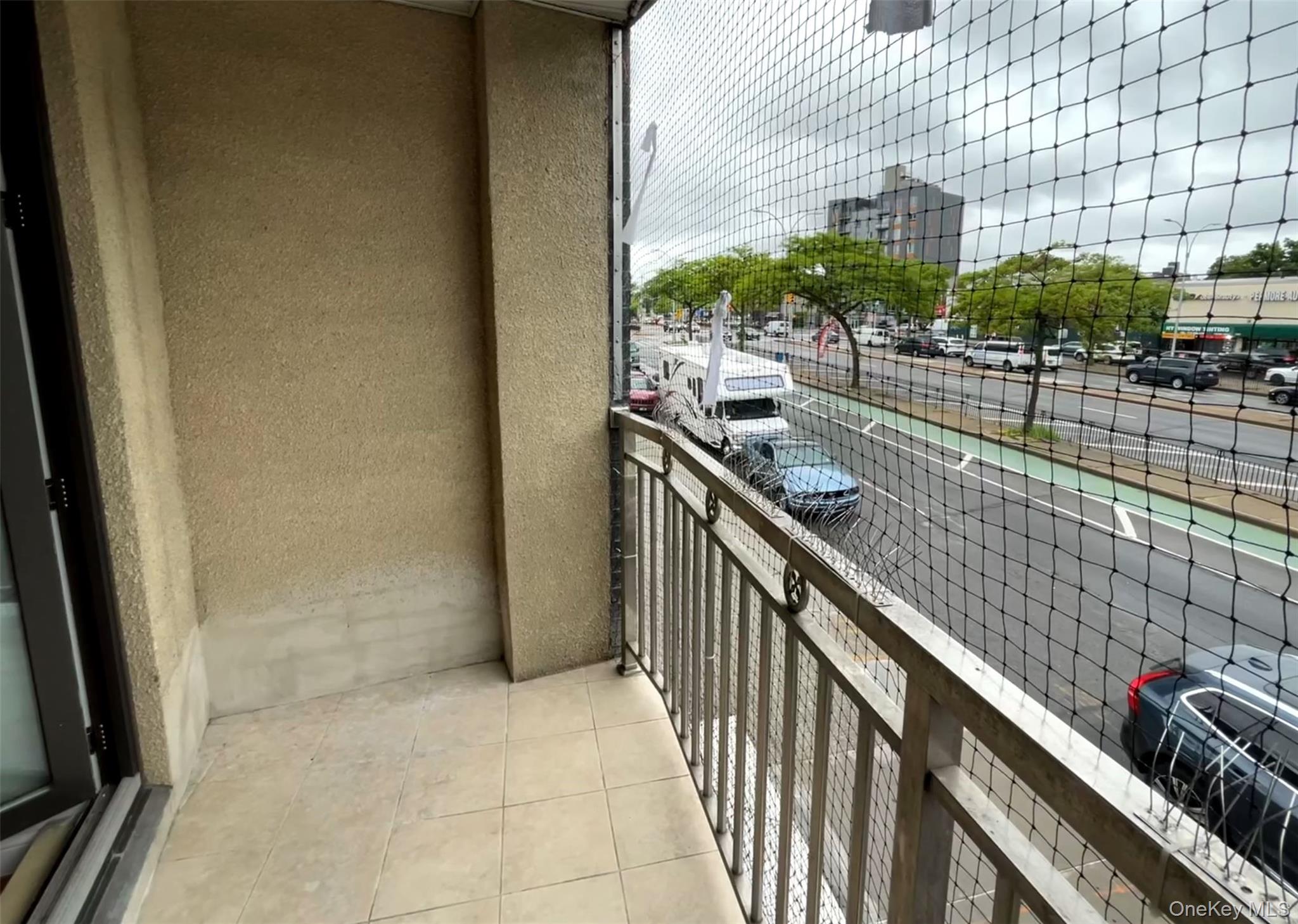 7026 Queens Boulevard # 2A, Woodside, NY 11377