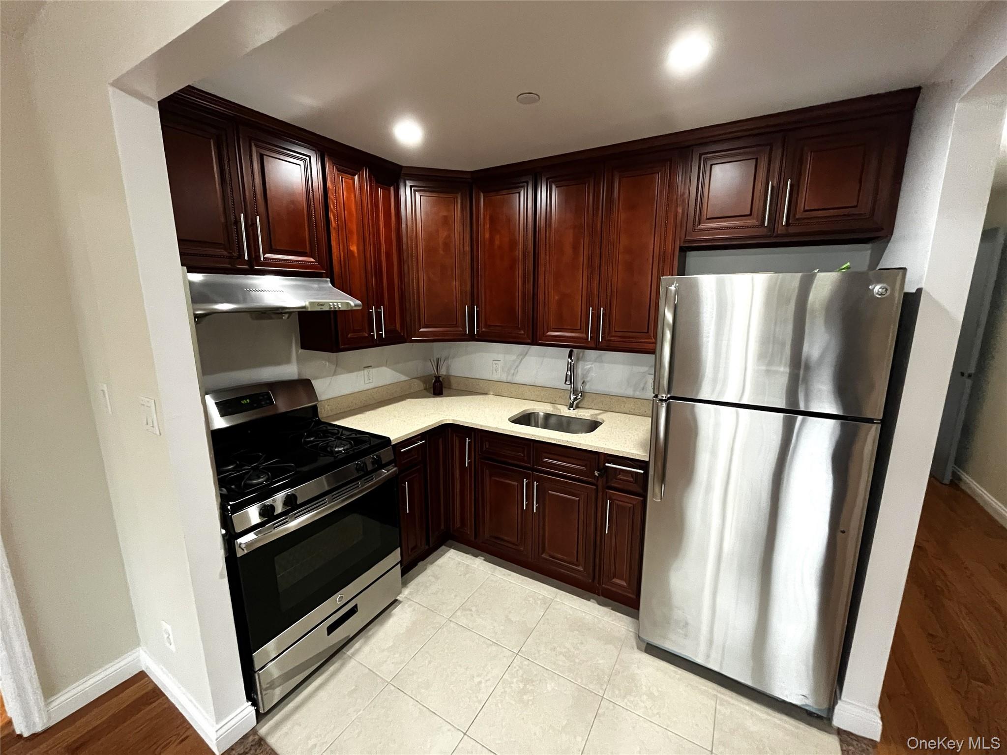 7026 Queens Boulevard # 2A, Woodside, NY 11377