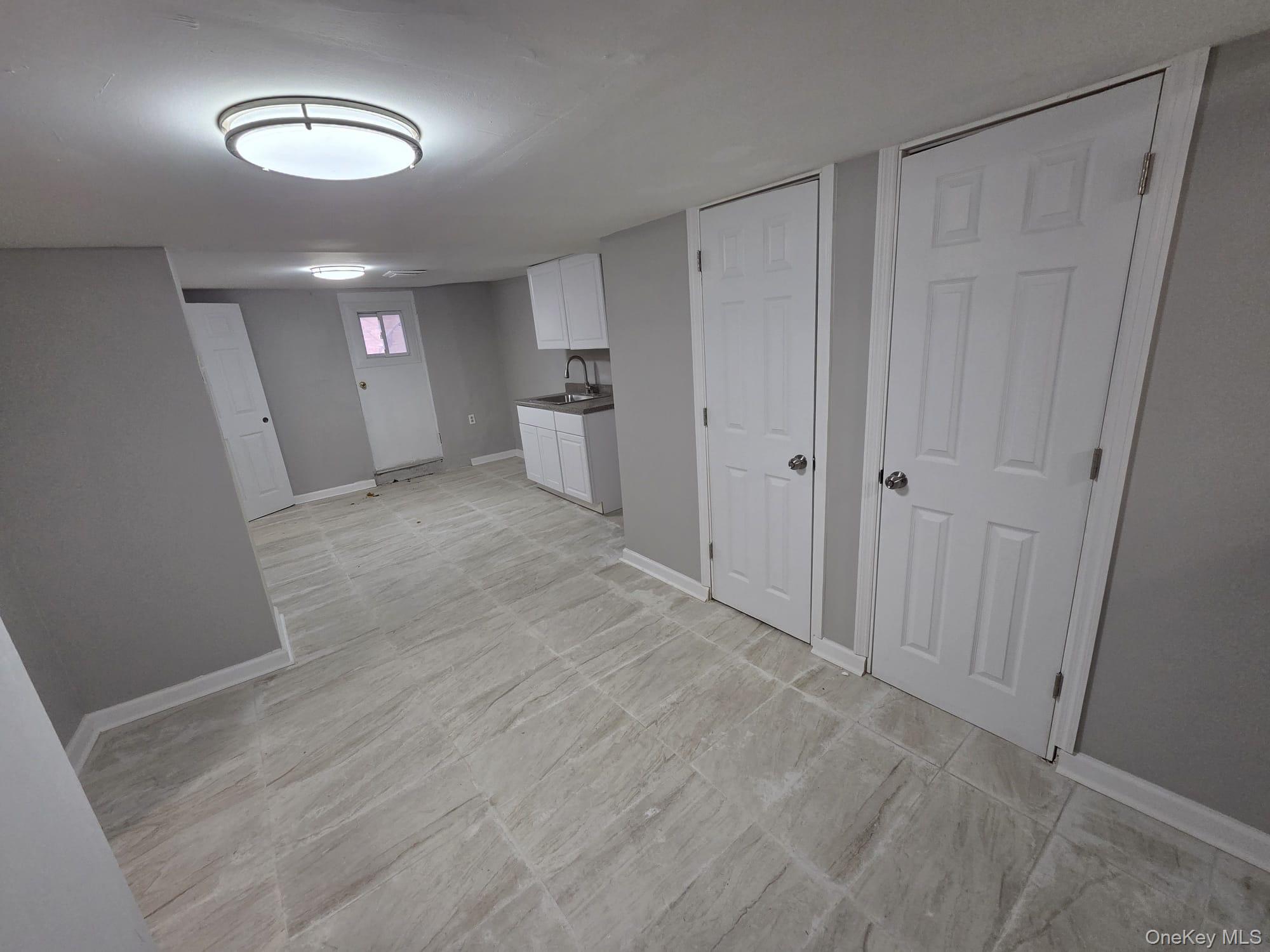 932 E 215TH ST, Bronx, NY 10469