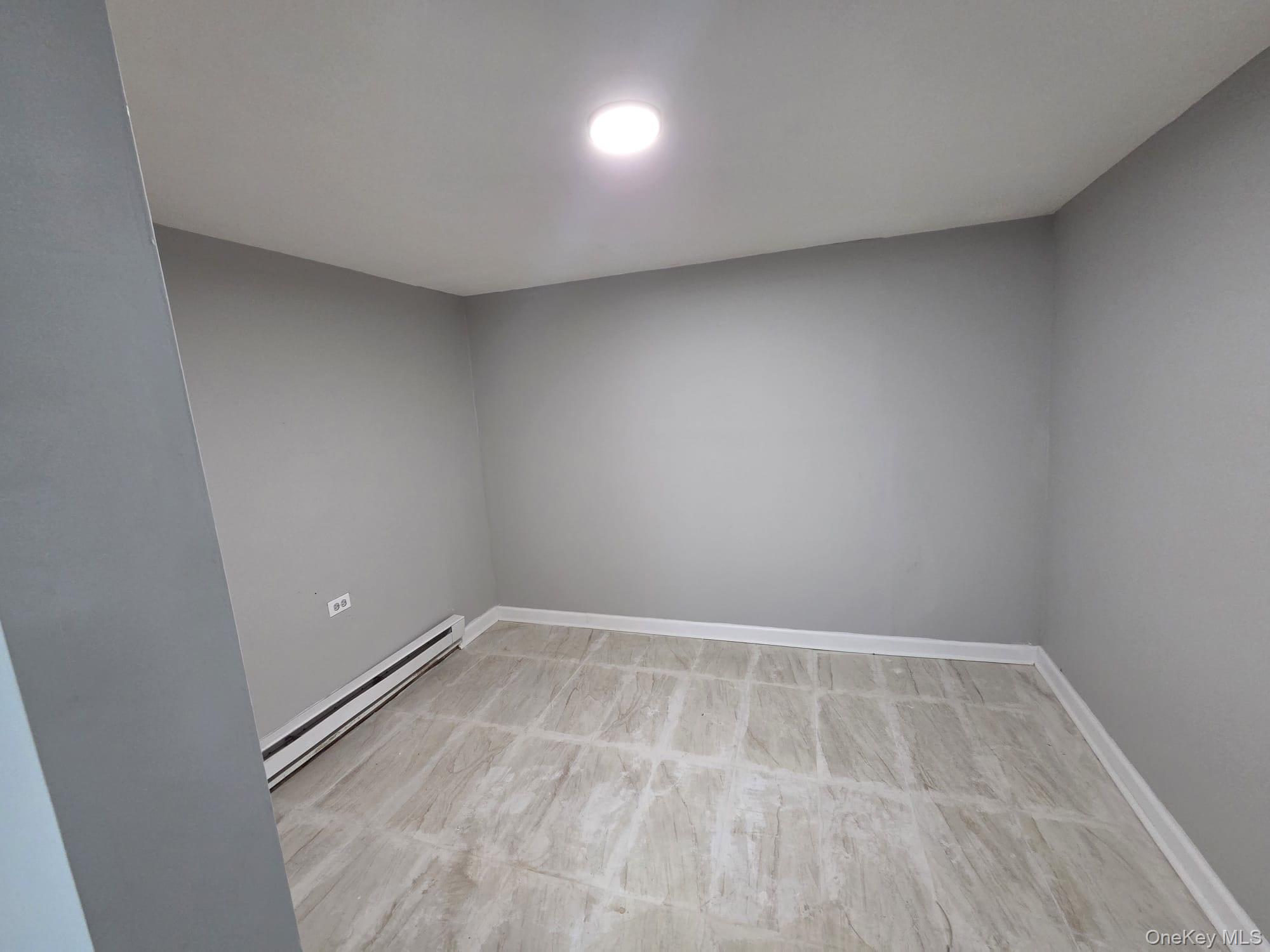 932 E 215TH ST, Bronx, NY 10469