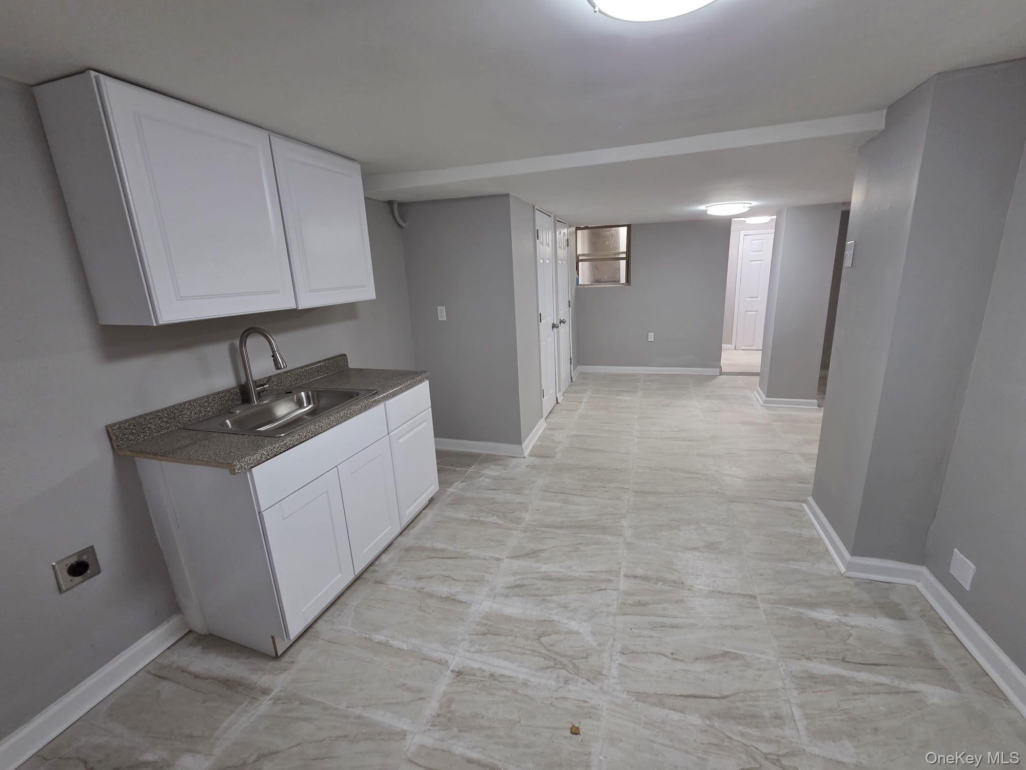 932 E 215TH ST, Bronx, NY 10469