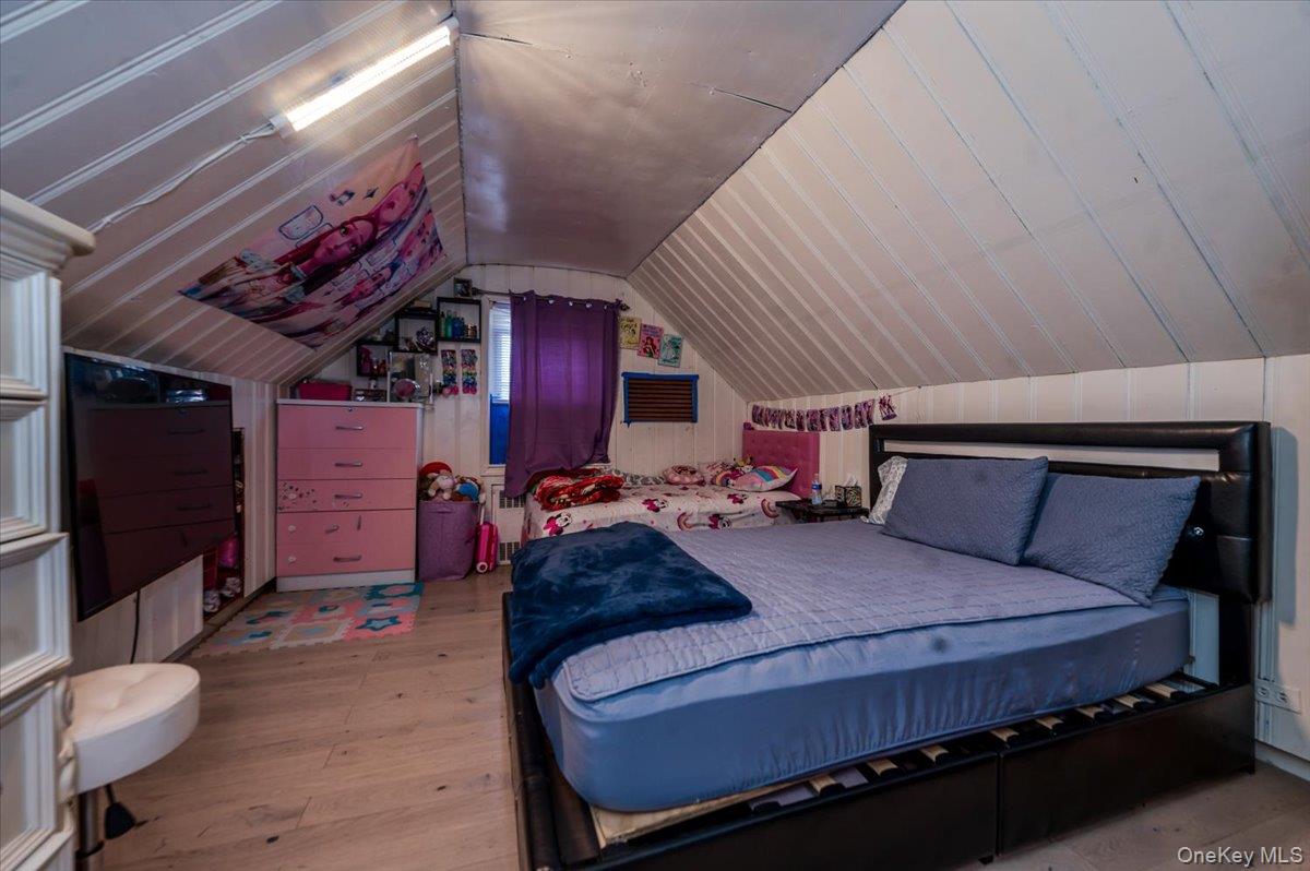 21 Oak Avenue, Inwood, NY 11096