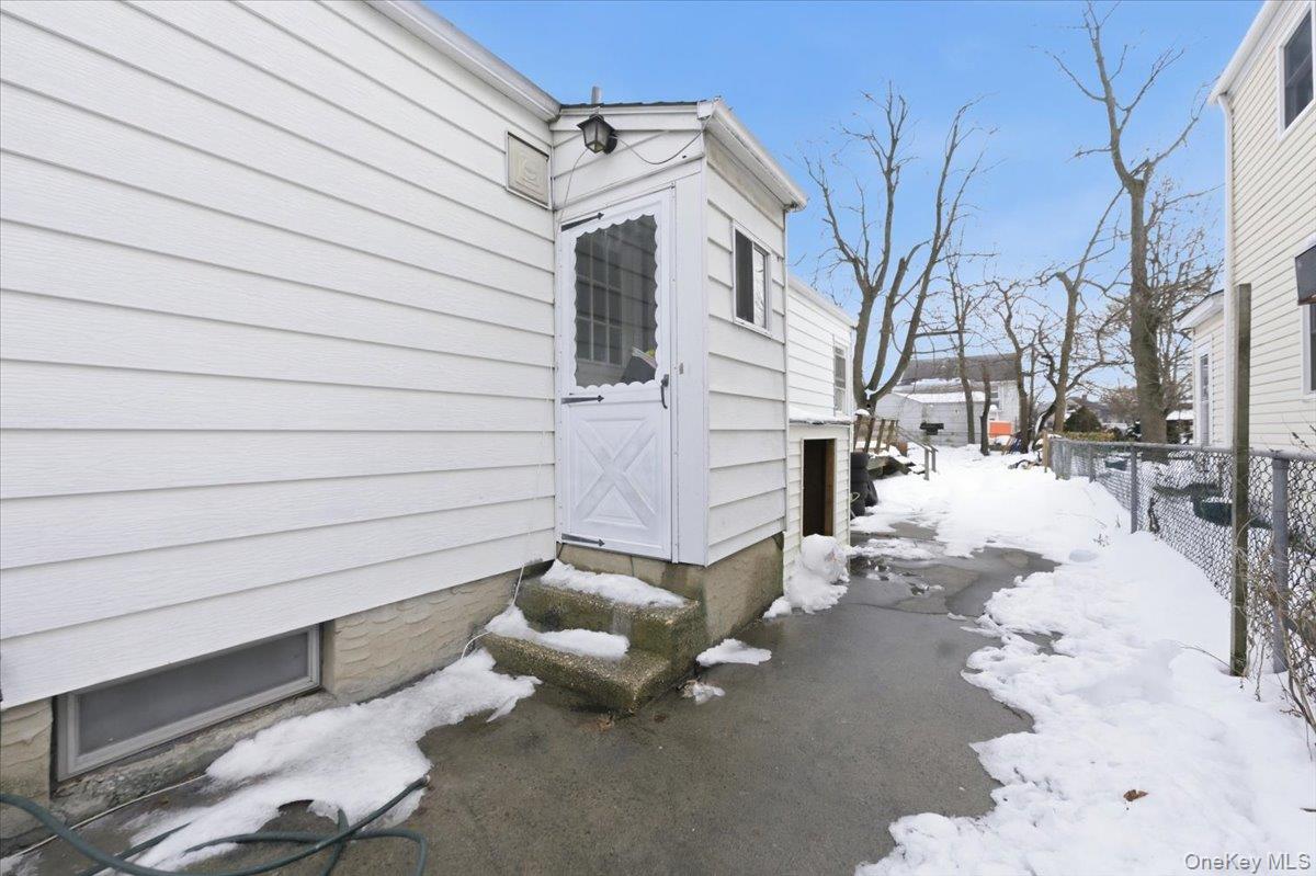 21 Oak Avenue, Inwood, NY 11096