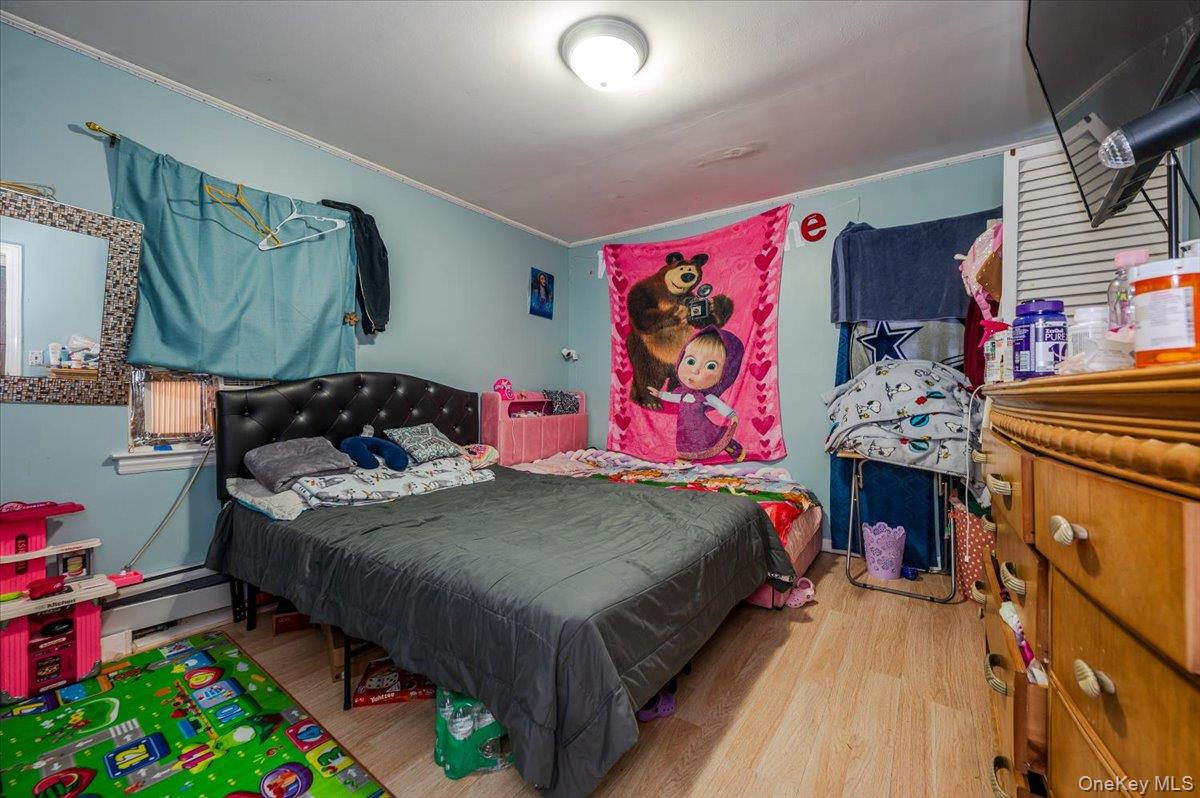 21 Oak Avenue, Inwood, NY 11096