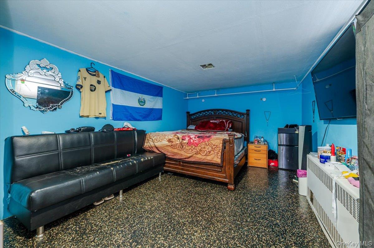 21 Oak Avenue, Inwood, NY 11096