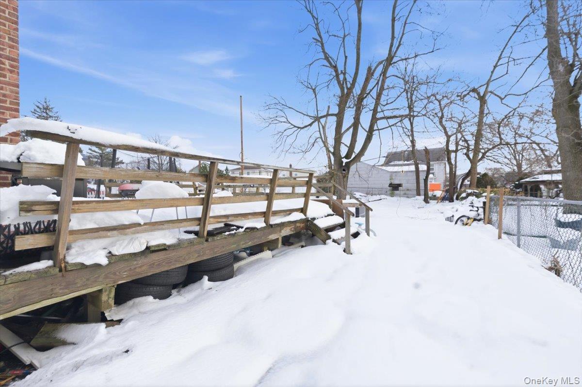 21 Oak Avenue, Inwood, NY 11096