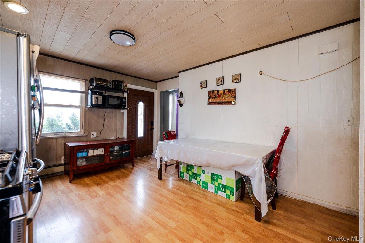 21 Oak Avenue, Inwood, NY 11096