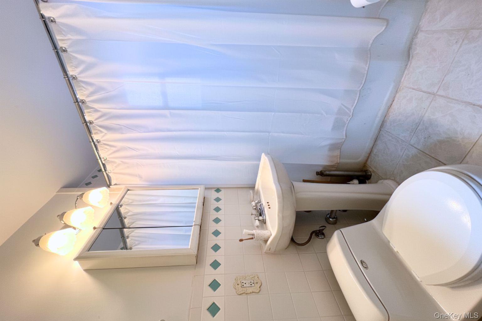 193-02 39 Avenue # 1, Flushing, NY 11358