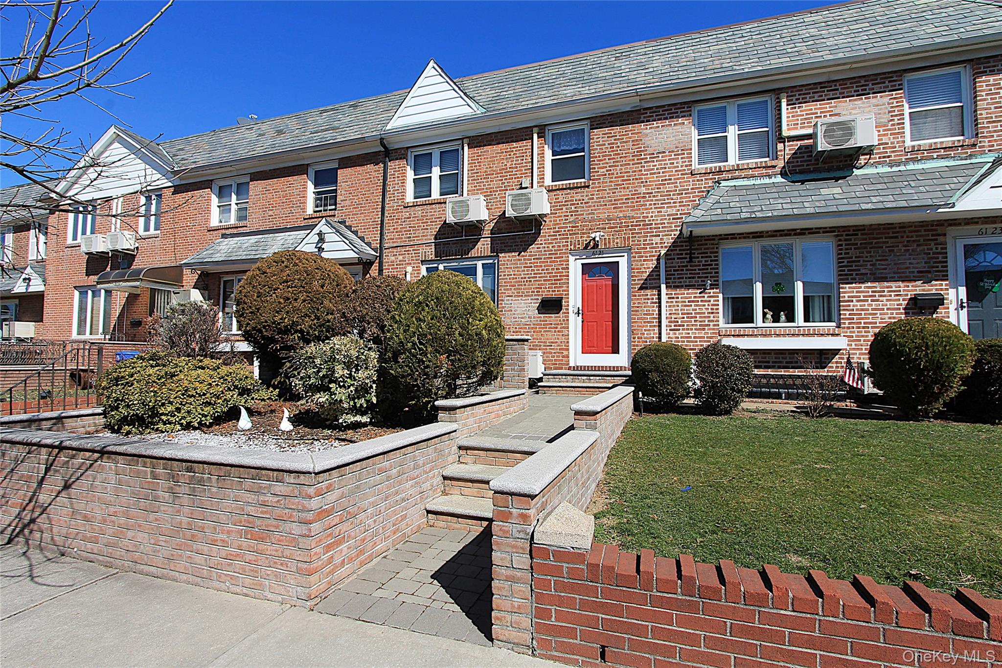 61-21 81st Street, Middle Village, NY 11379