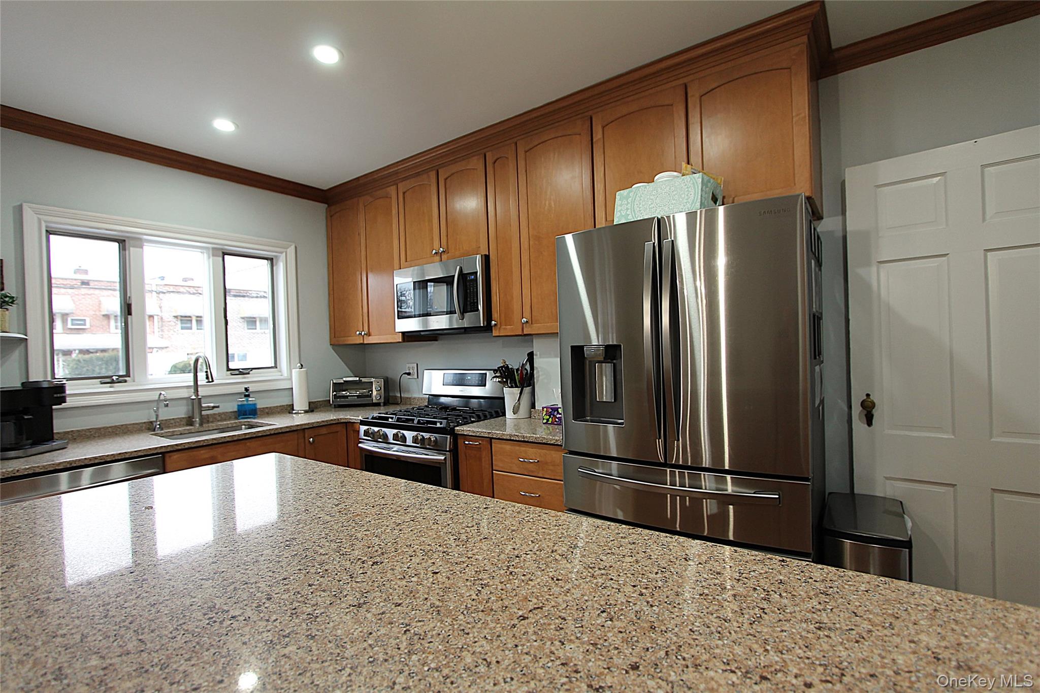 61-21 81st Street, Middle Village, NY 11379