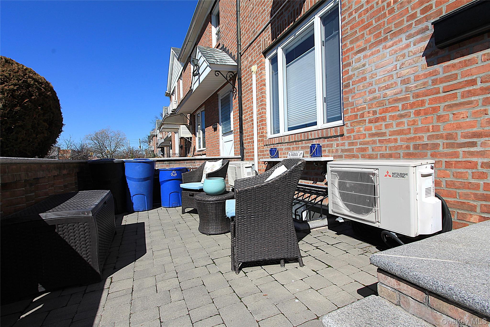 61-21 81st Street, Middle Village, NY 11379