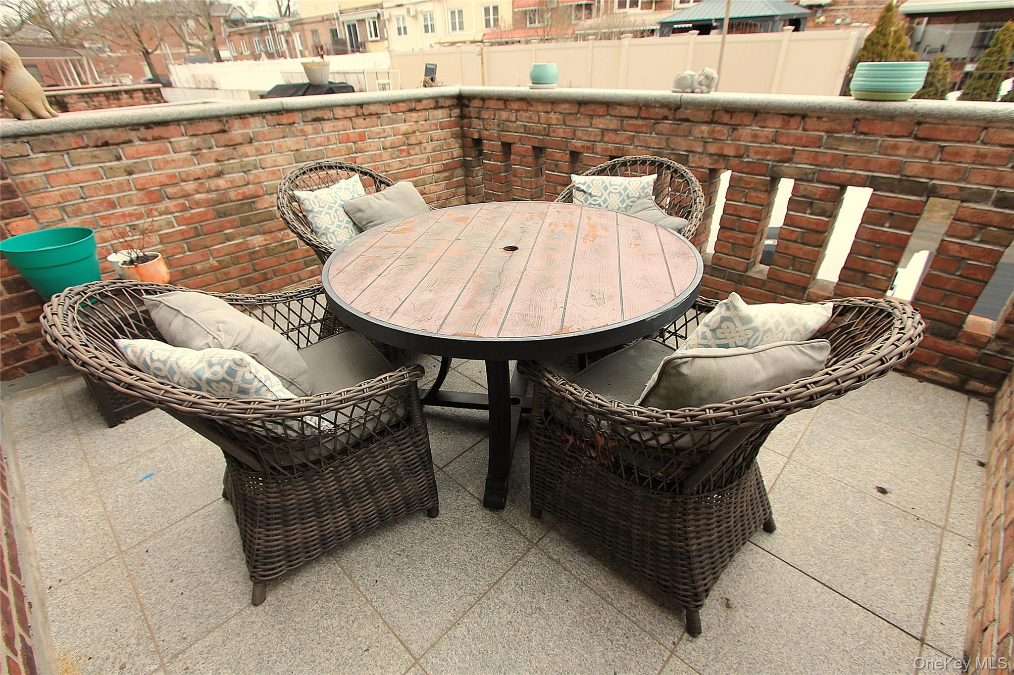 61-21 81st Street, Middle Village, NY 11379