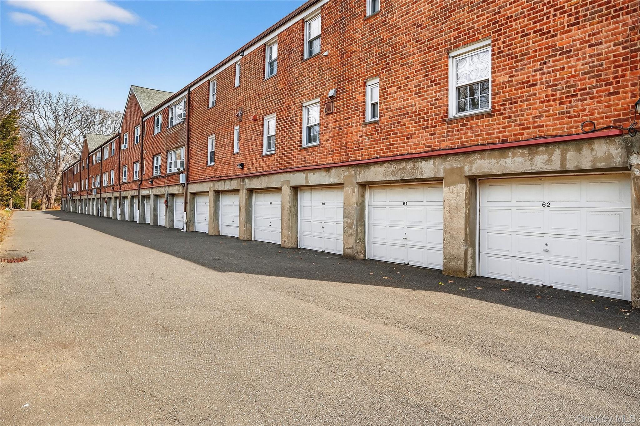 66 Robins Crescent # 66, New Rochelle, NY 10801