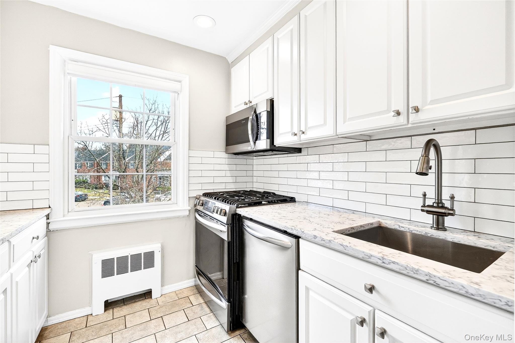 66 Robins Crescent # 66, New Rochelle, NY 10801