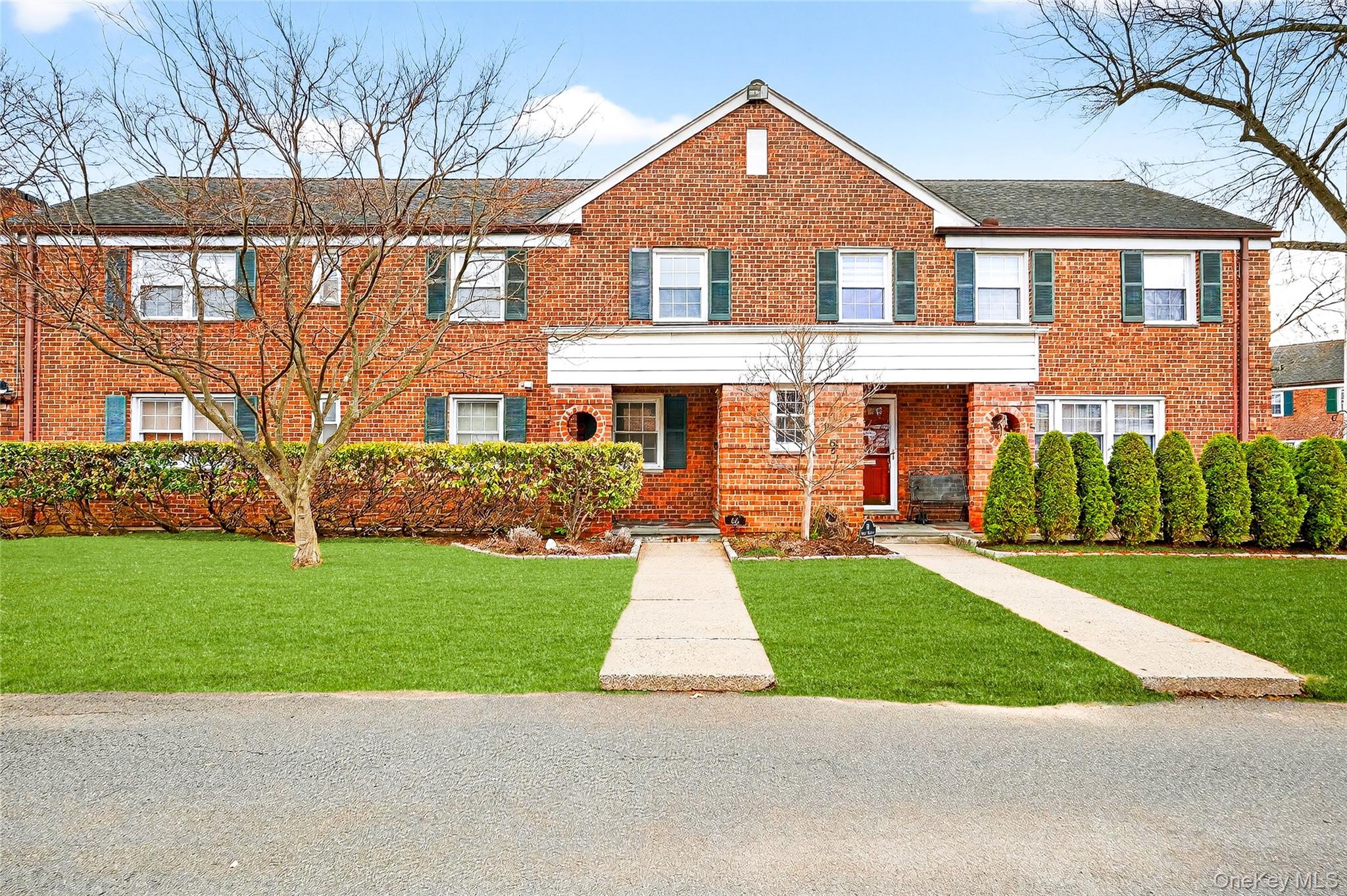 66 Robins Crescent # 66, New Rochelle, NY 10801