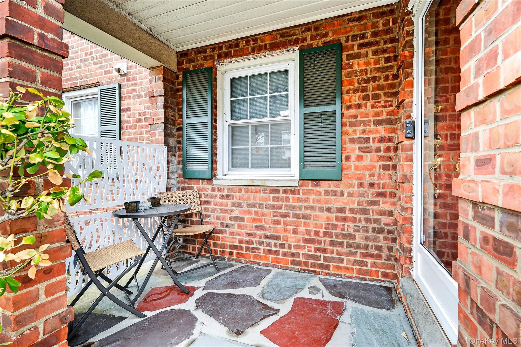 66 Robins Crescent # 66, New Rochelle, NY 10801