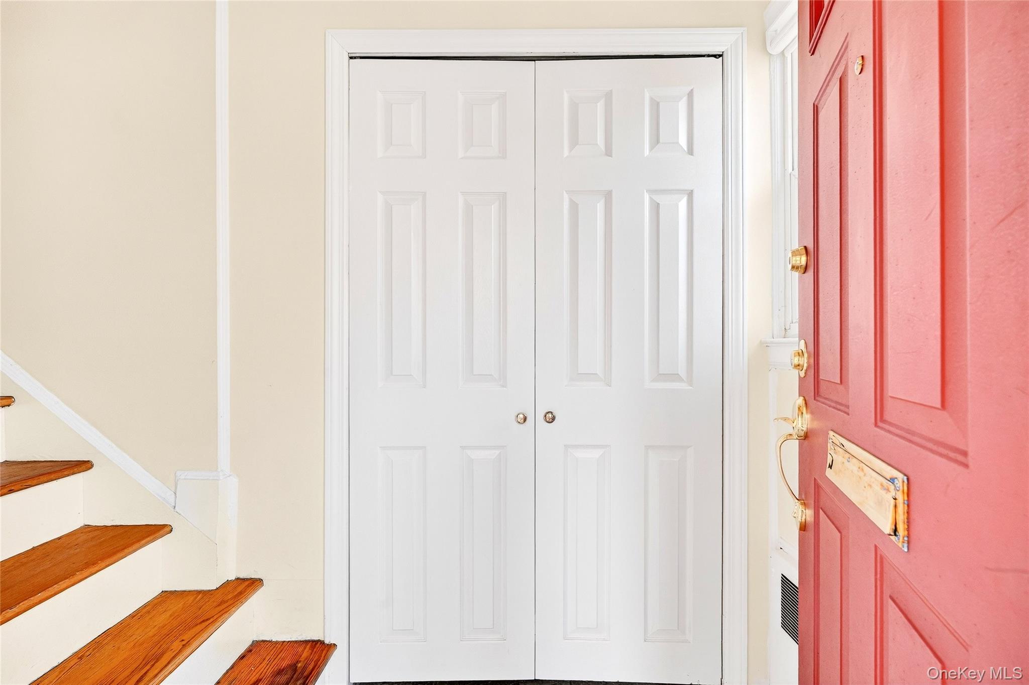 66 Robins Crescent # 66, New Rochelle, NY 10801