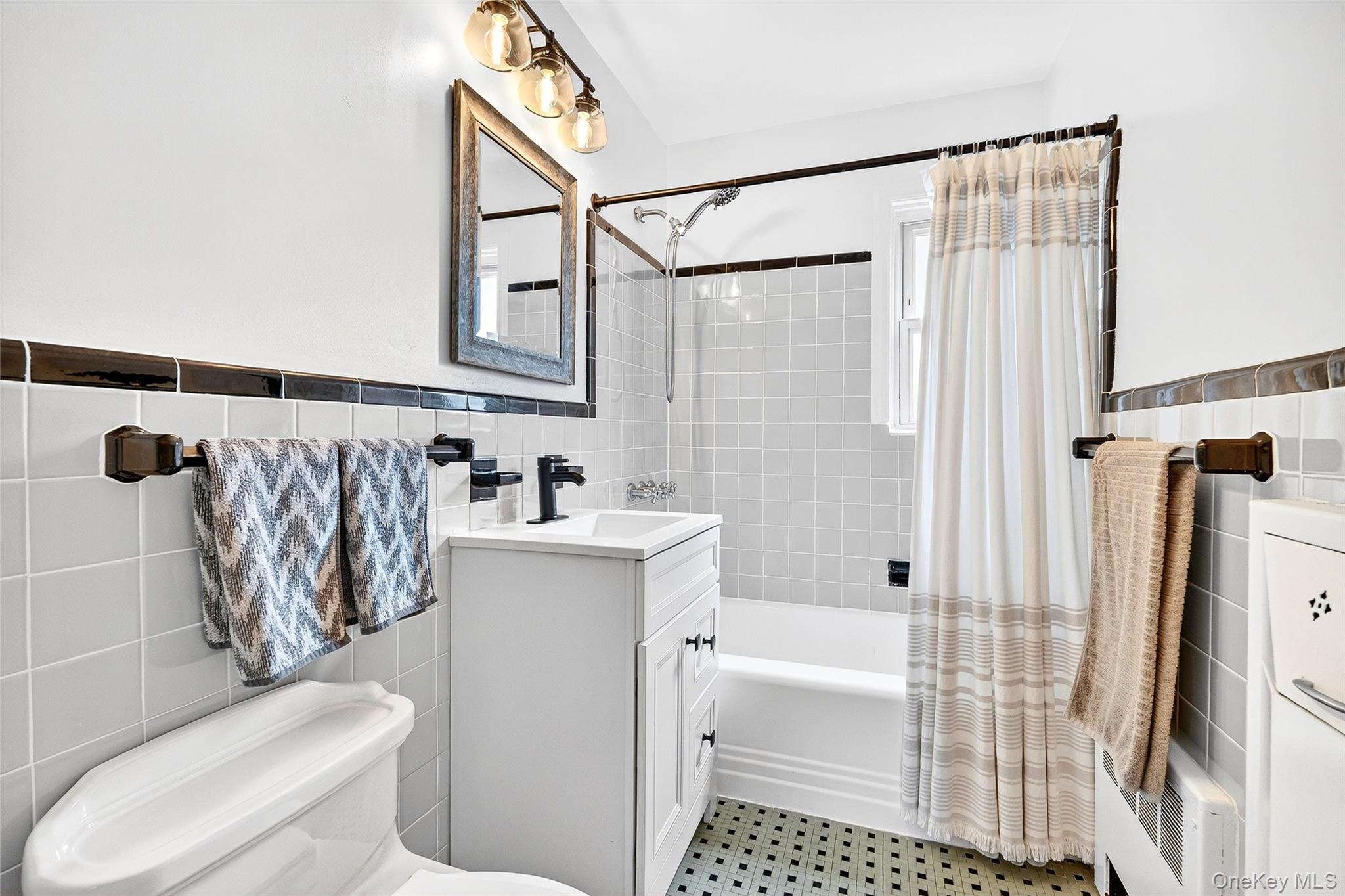 66 Robins Crescent # 66, New Rochelle, NY 10801