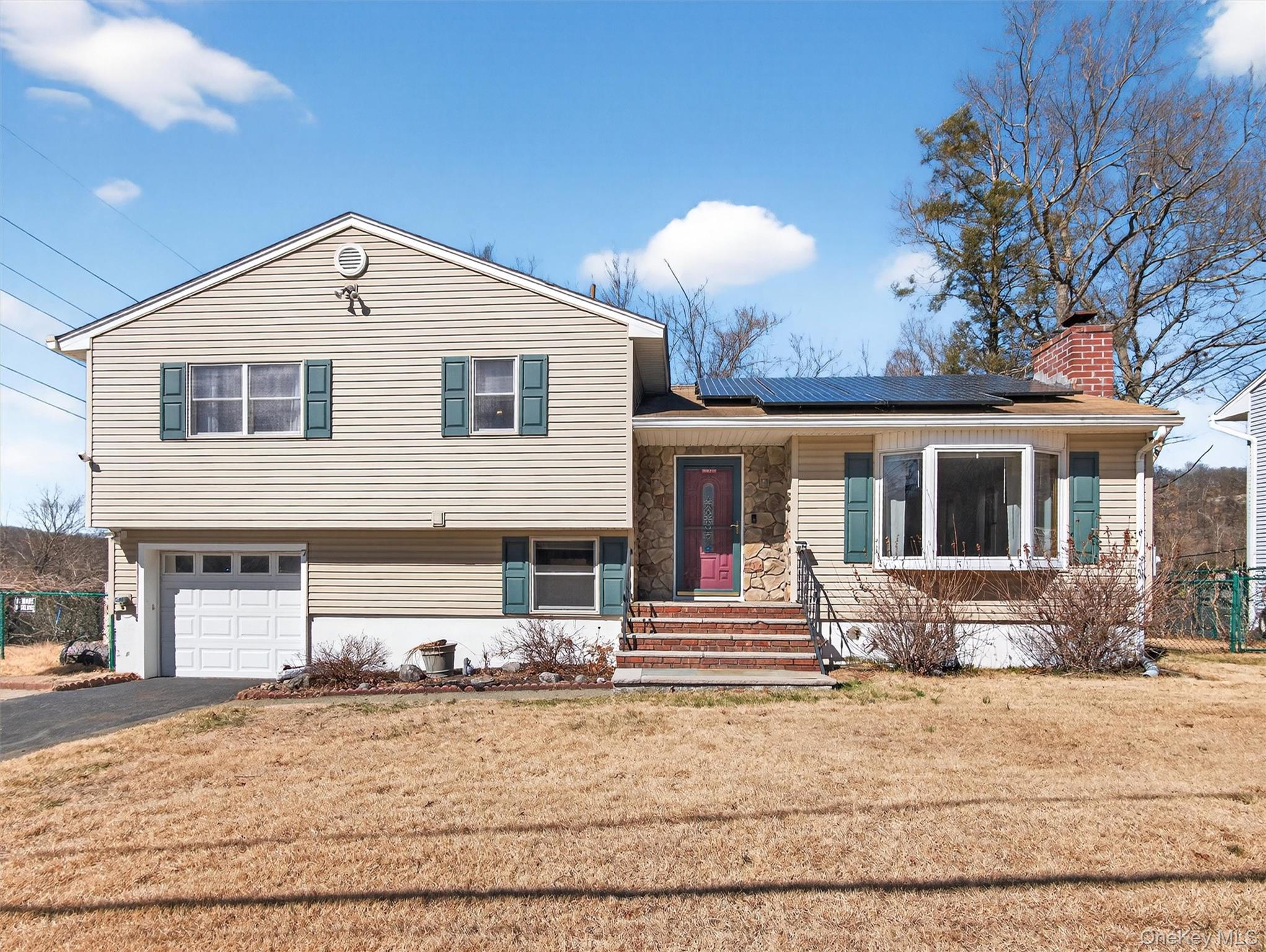 7 Greenway E, Sloatsburg, NY 10974