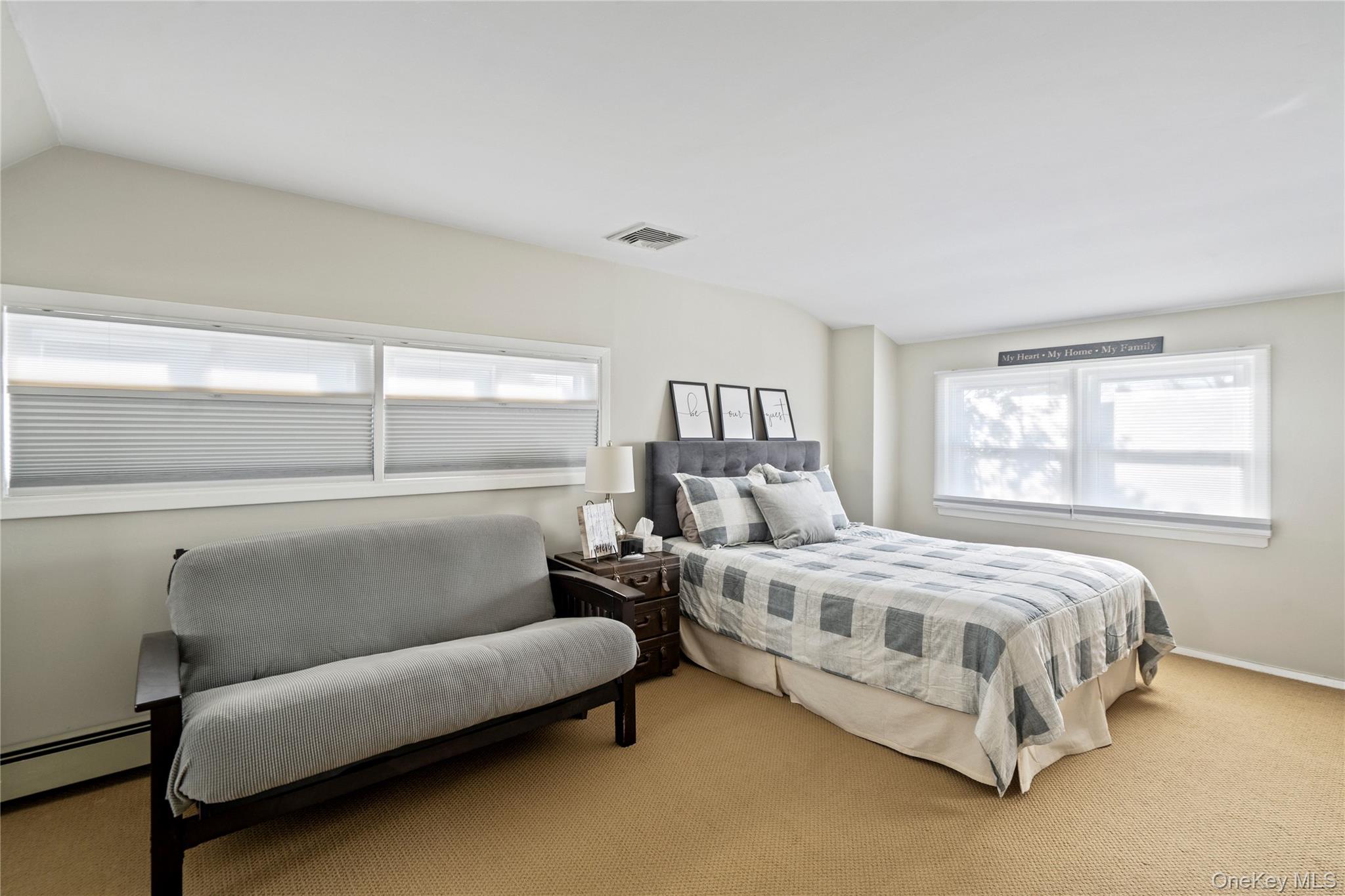 18 Bridle Lane, Hicksville, NY 11801