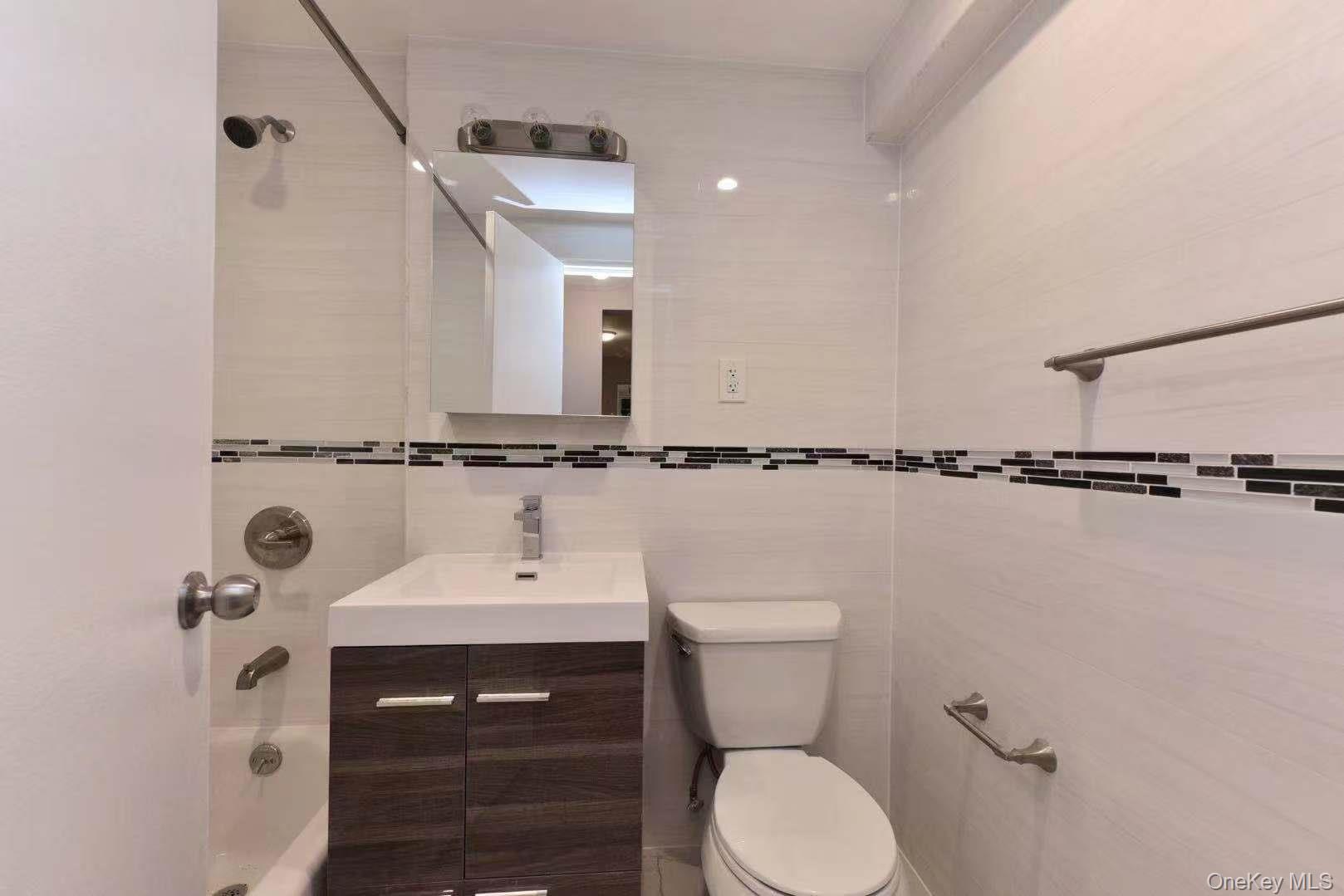 15272 Melbourne Avenue # 2G, Flushing, NY 11367