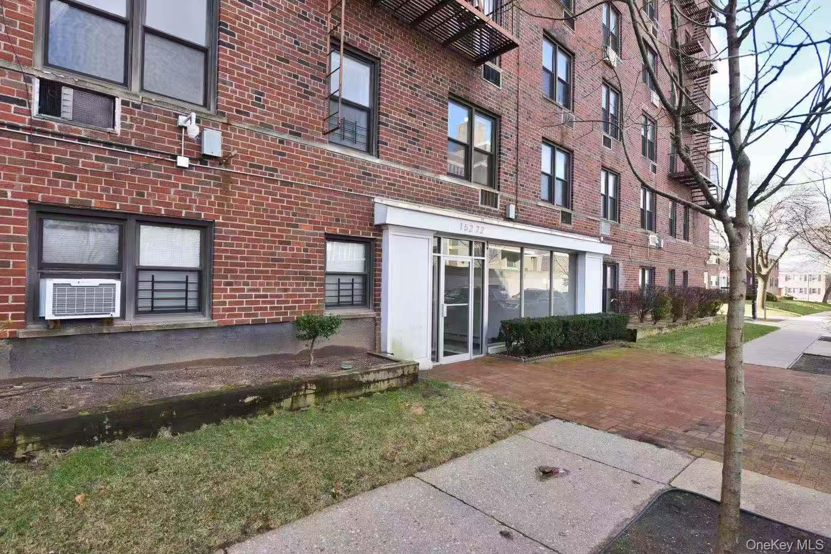 15272 Melbourne Avenue # 2G, Flushing, NY 11367