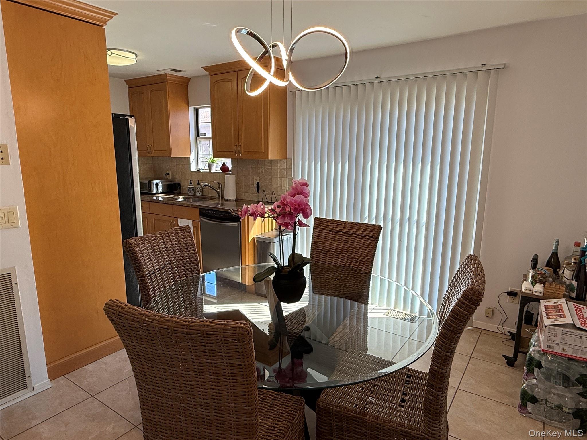 12 Paine Commons, Yaphank, NY 11980