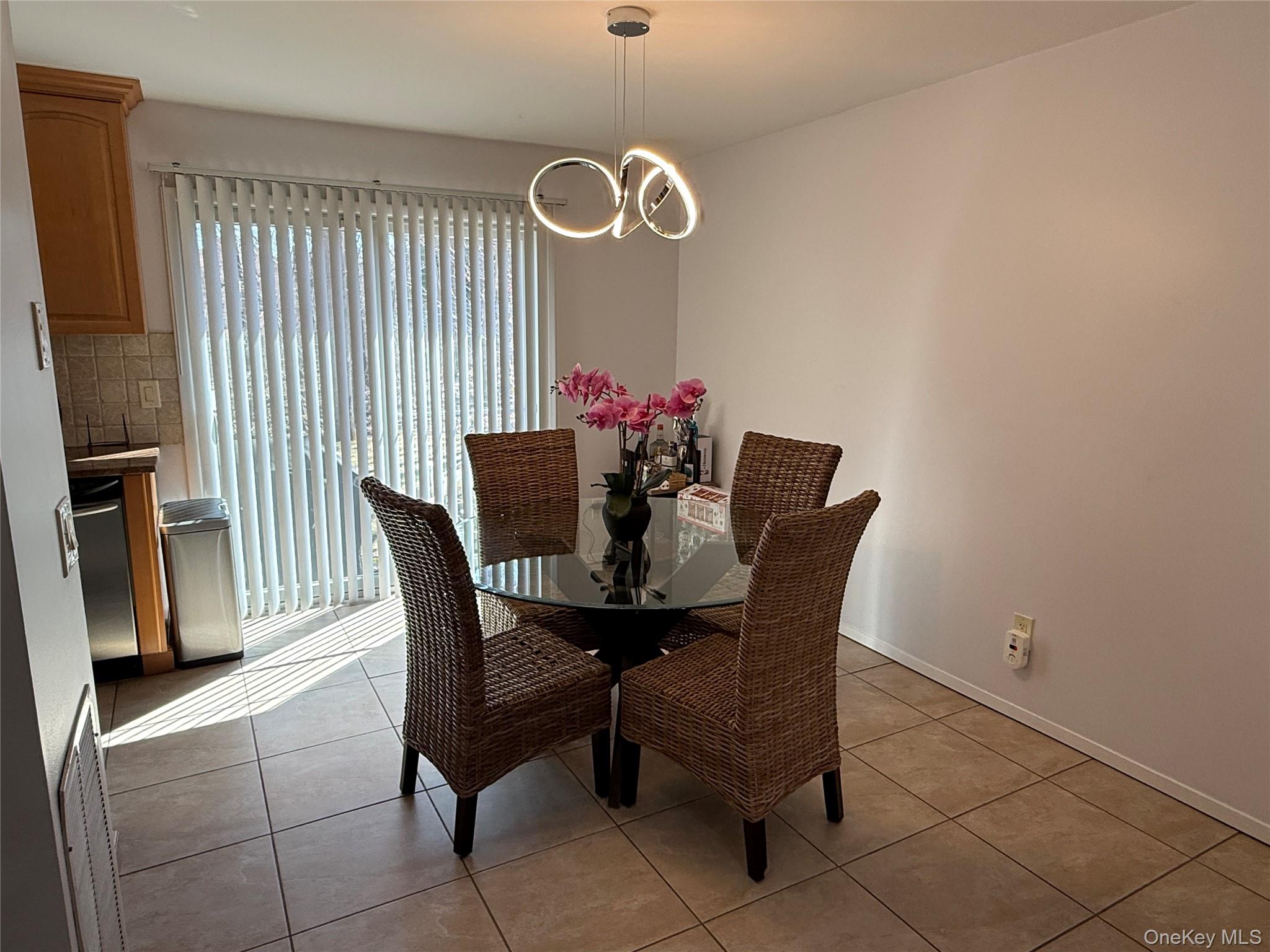 12 Paine Commons, Yaphank, NY 11980