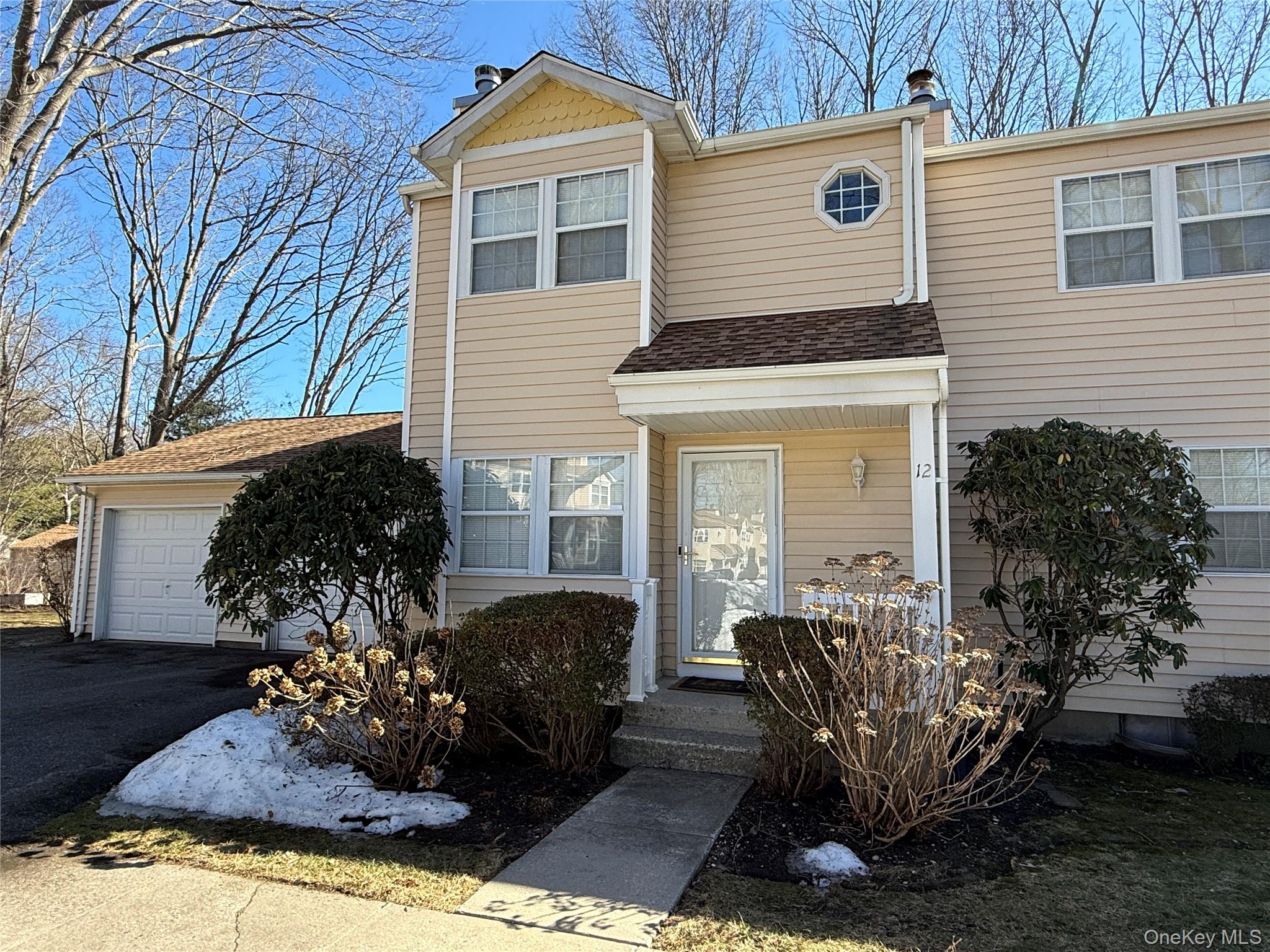 12 Paine Commons, Yaphank, NY 11980