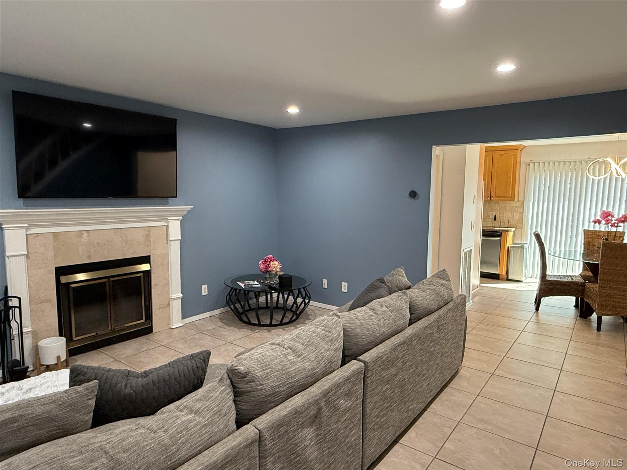 12 Paine Commons, Yaphank, NY 11980