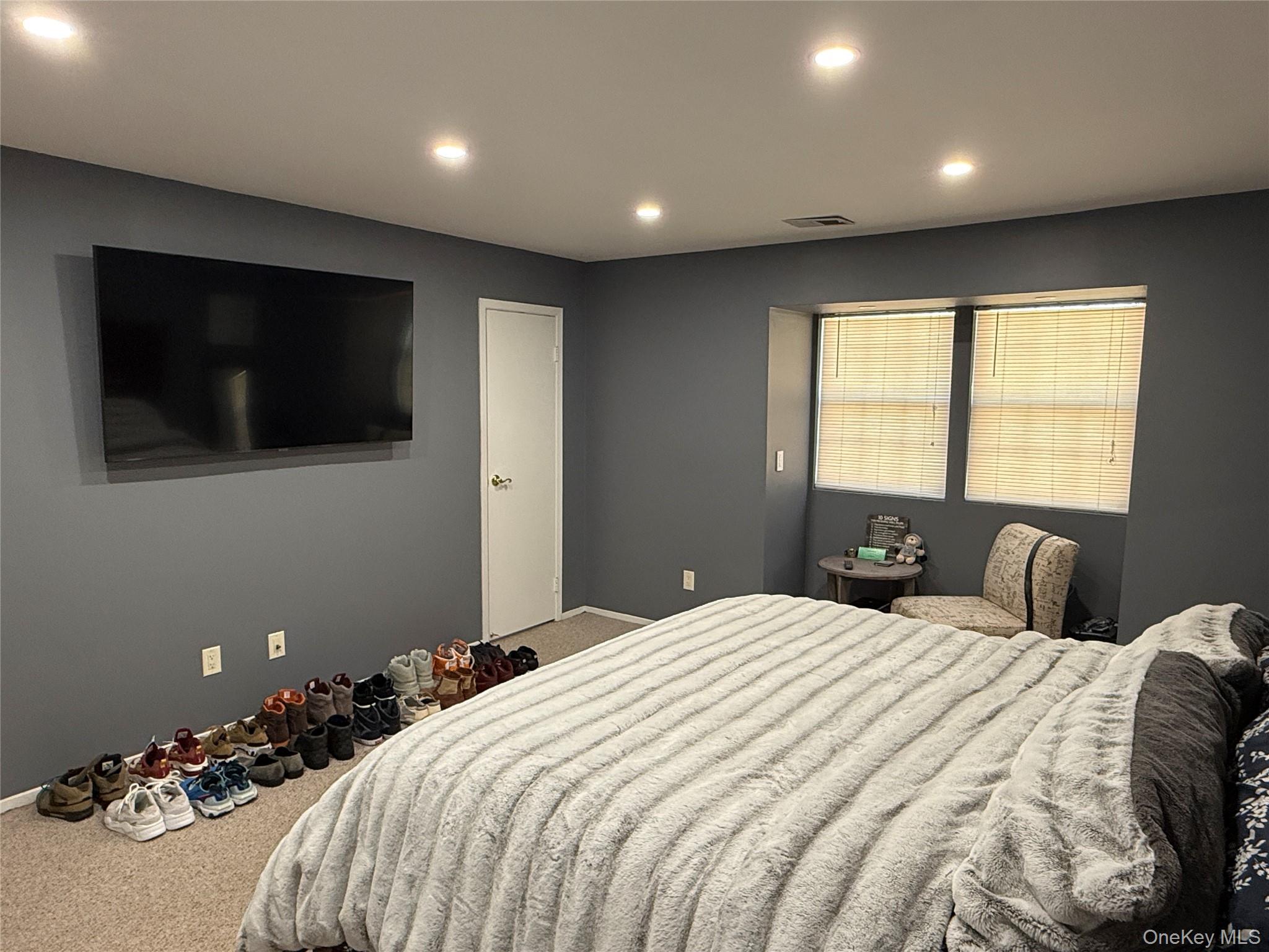 12 Paine Commons, Yaphank, NY 11980