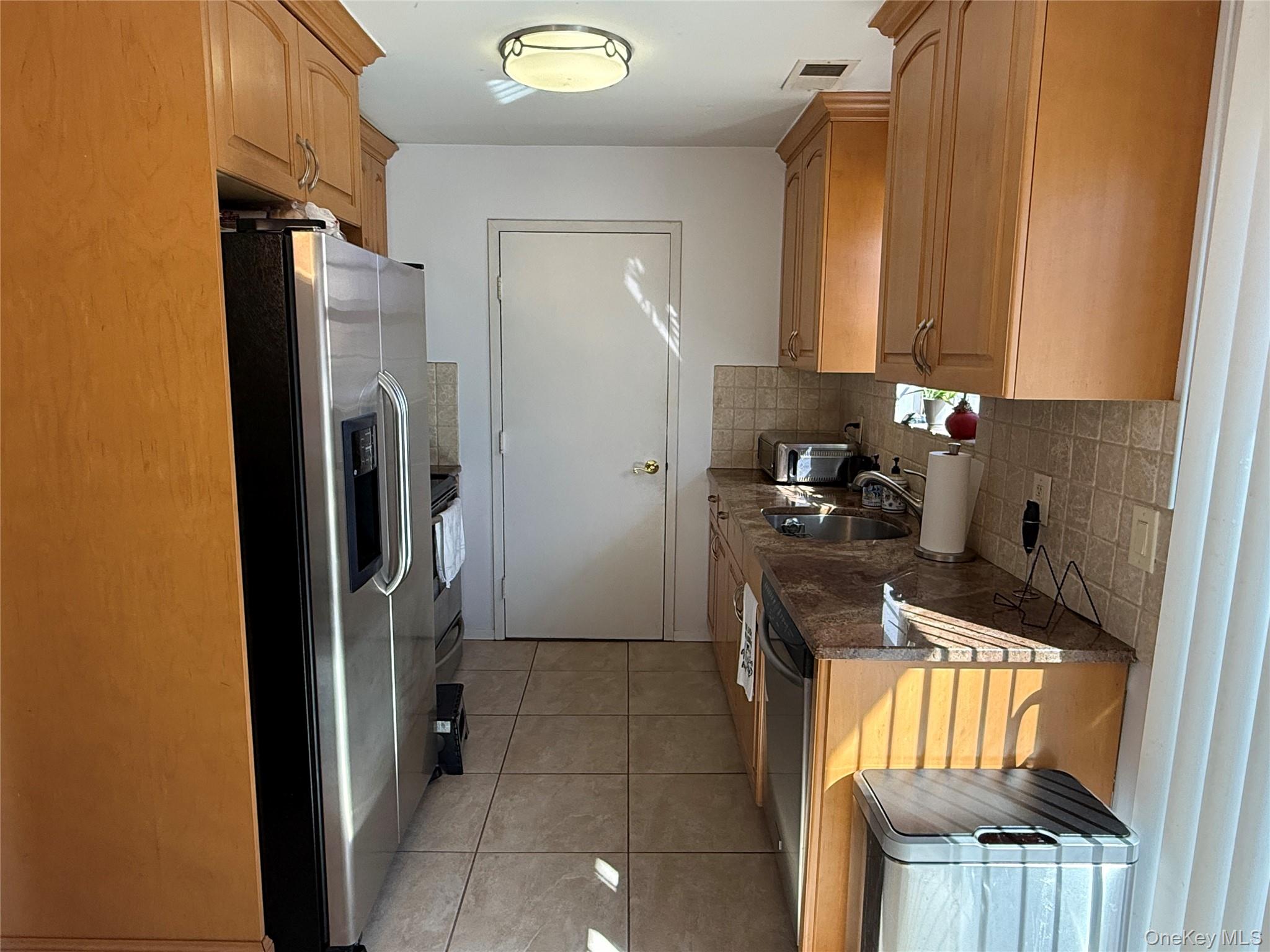 12 Paine Commons, Yaphank, NY 11980